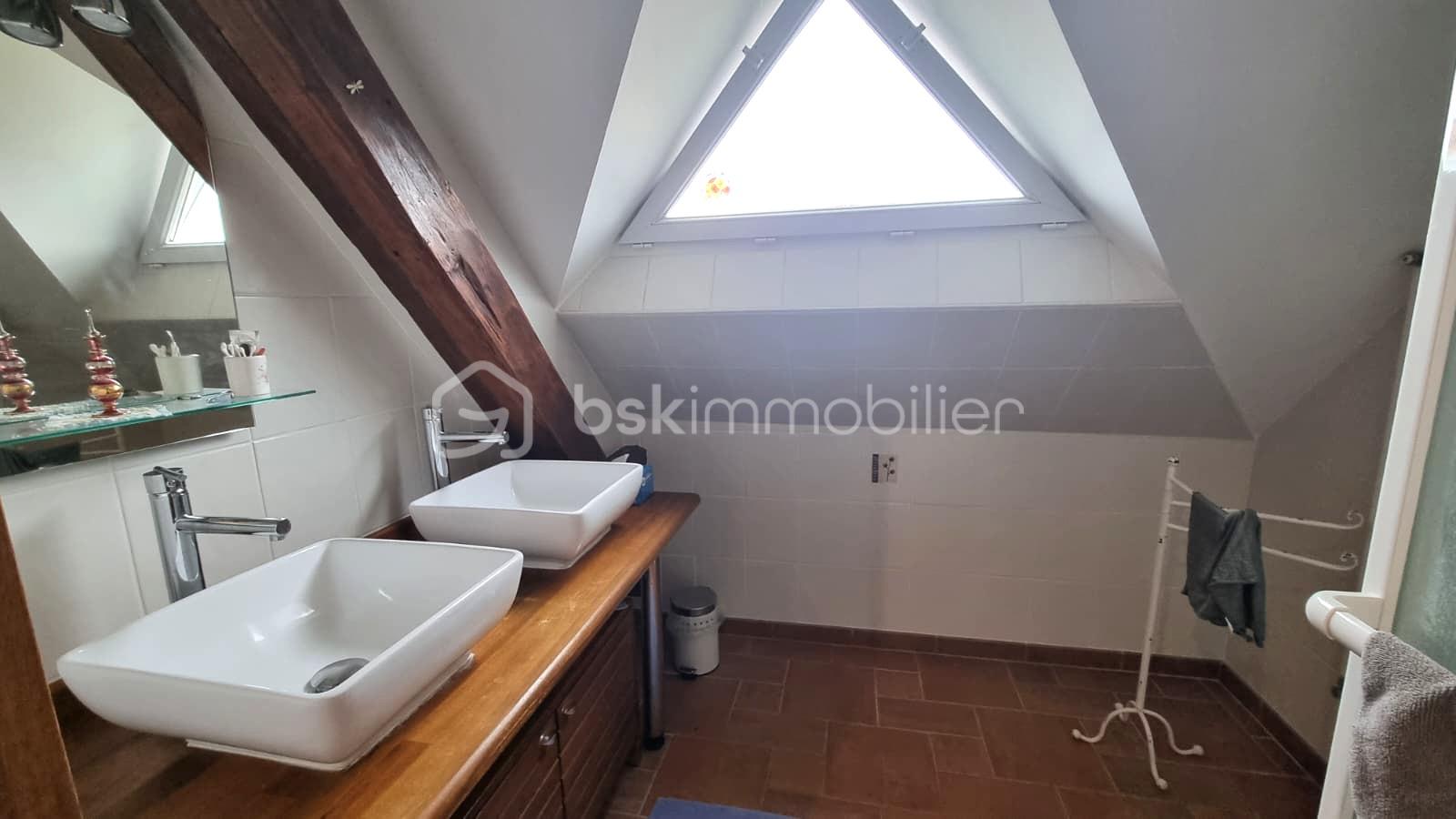 Maison de 225 m² - IMG-20251115-WA0058.jpg