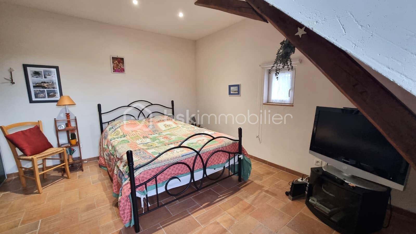 Maison de 225 m² - IMG-20251115-WA0060.jpg