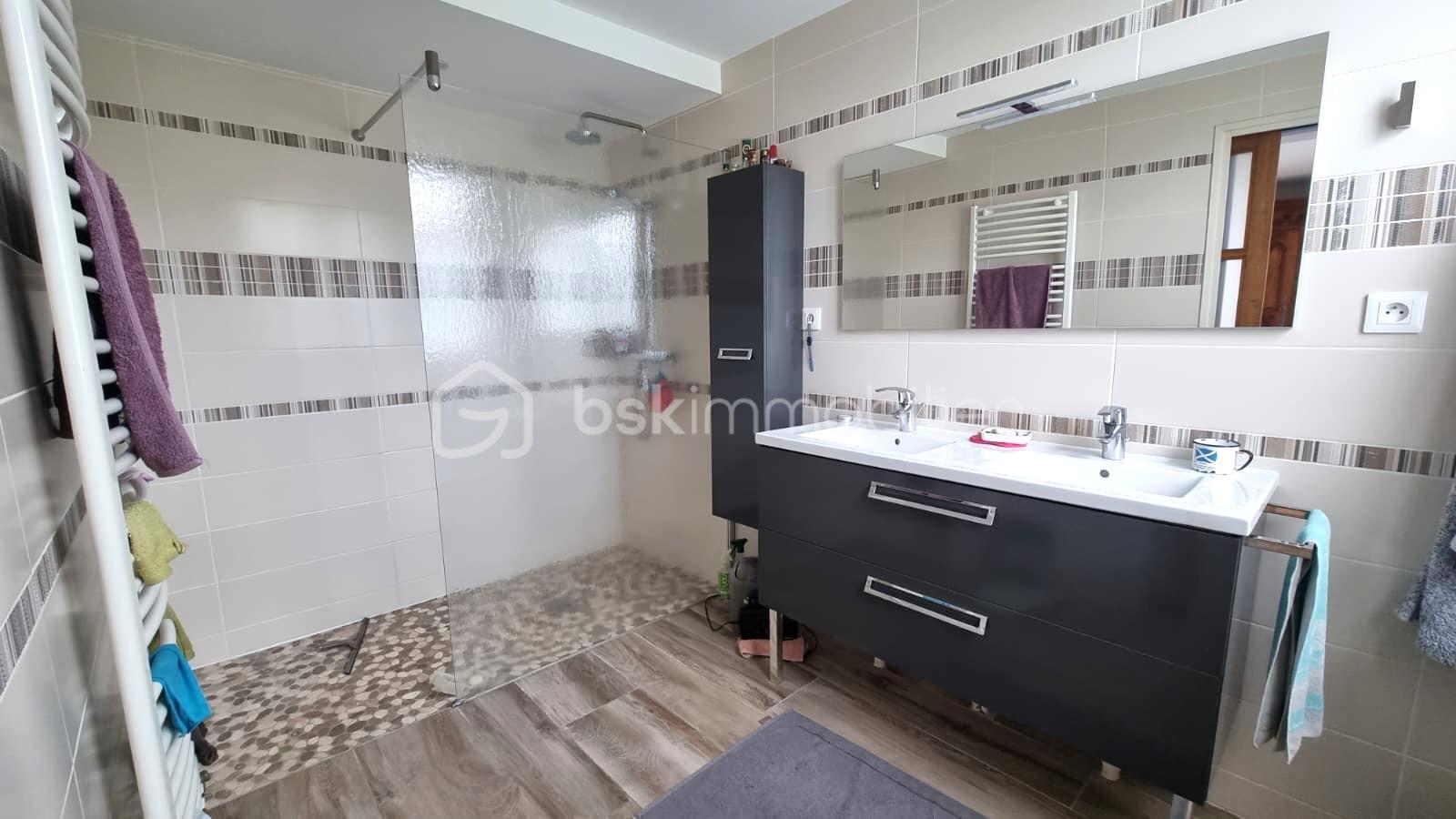 Maison de 225 m² - IMG-20251115-WA0050.jpg