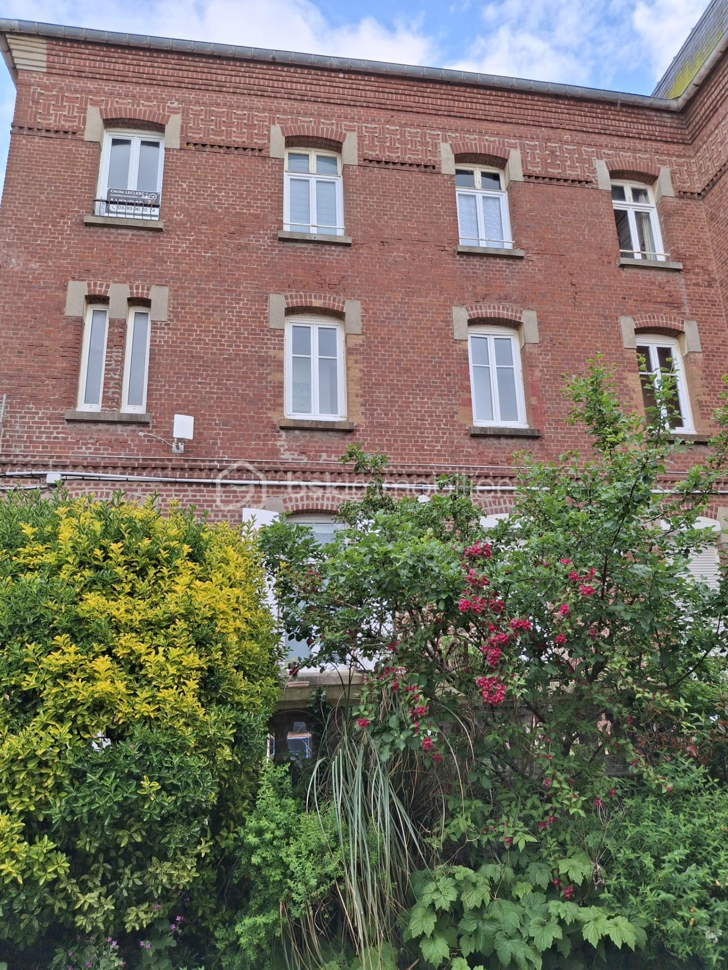 Studette de 9,86 m² - façade côté cour paysage.jpg