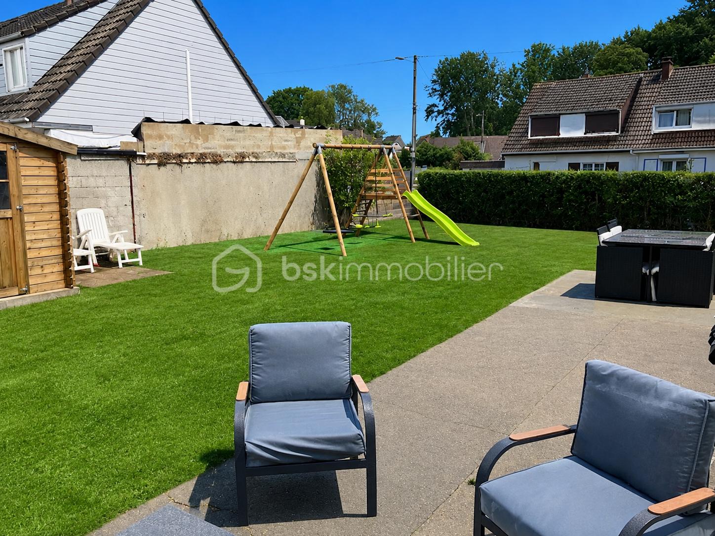 duchemin jardin de la terrasse vers balançoire.png