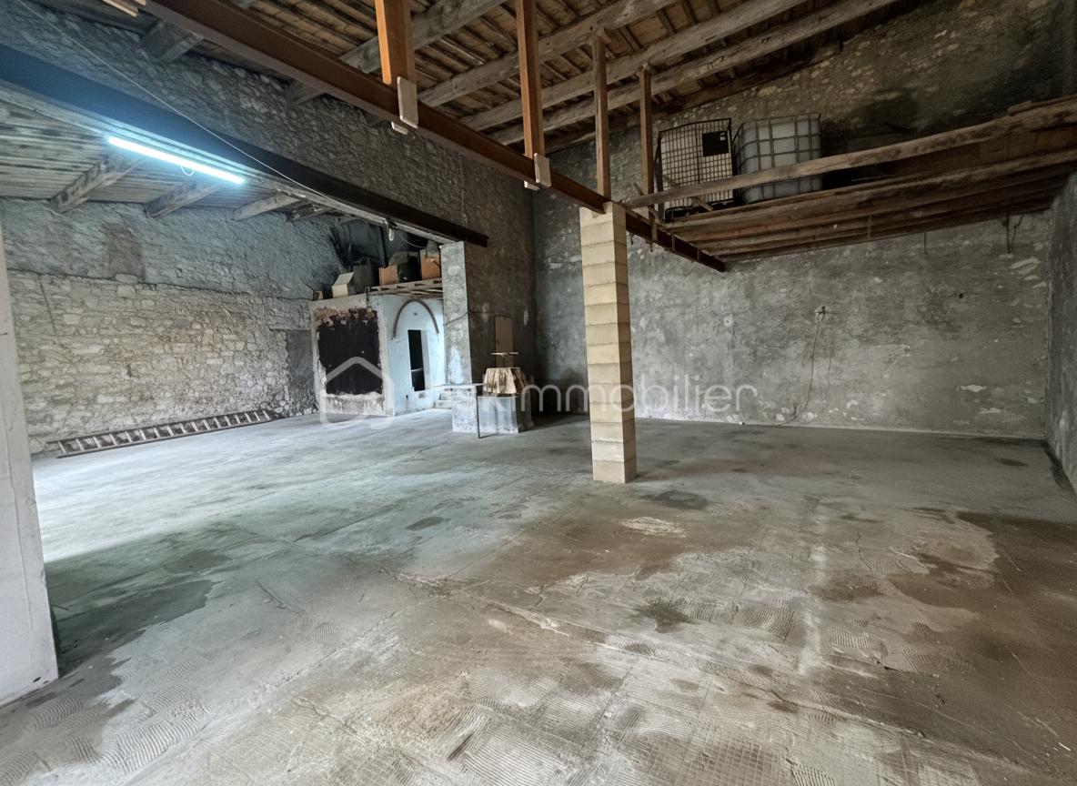 Exploitation viticole de 150 m² - generated_2026-02-05T09_15_14.148.jpg