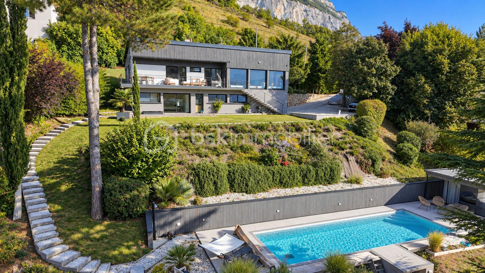 Maison 6 pièces 240 m² · à Corenc · 240 m² · 1 550 000 €