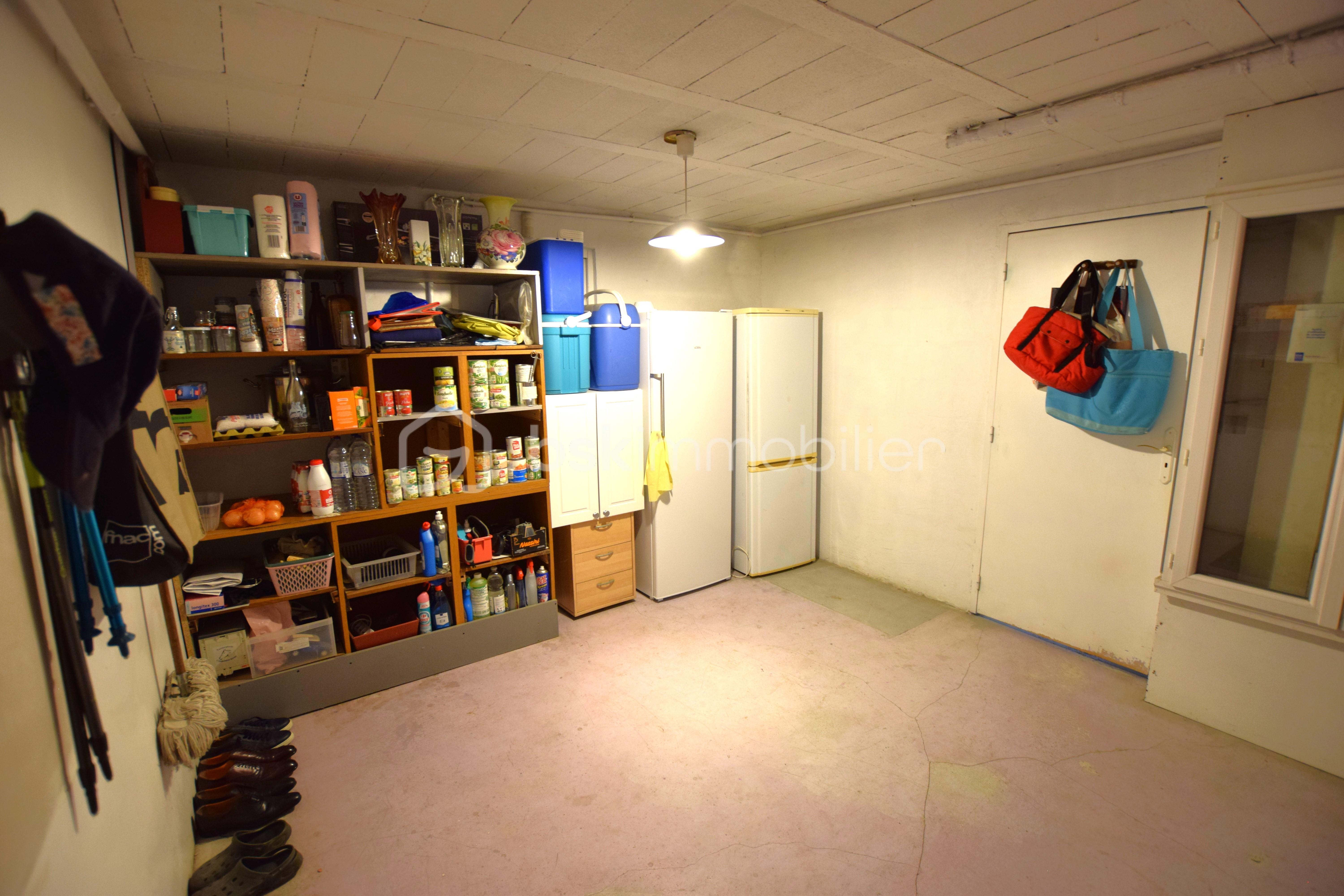 Maison de 180 m² - pièce de rangement.JPG