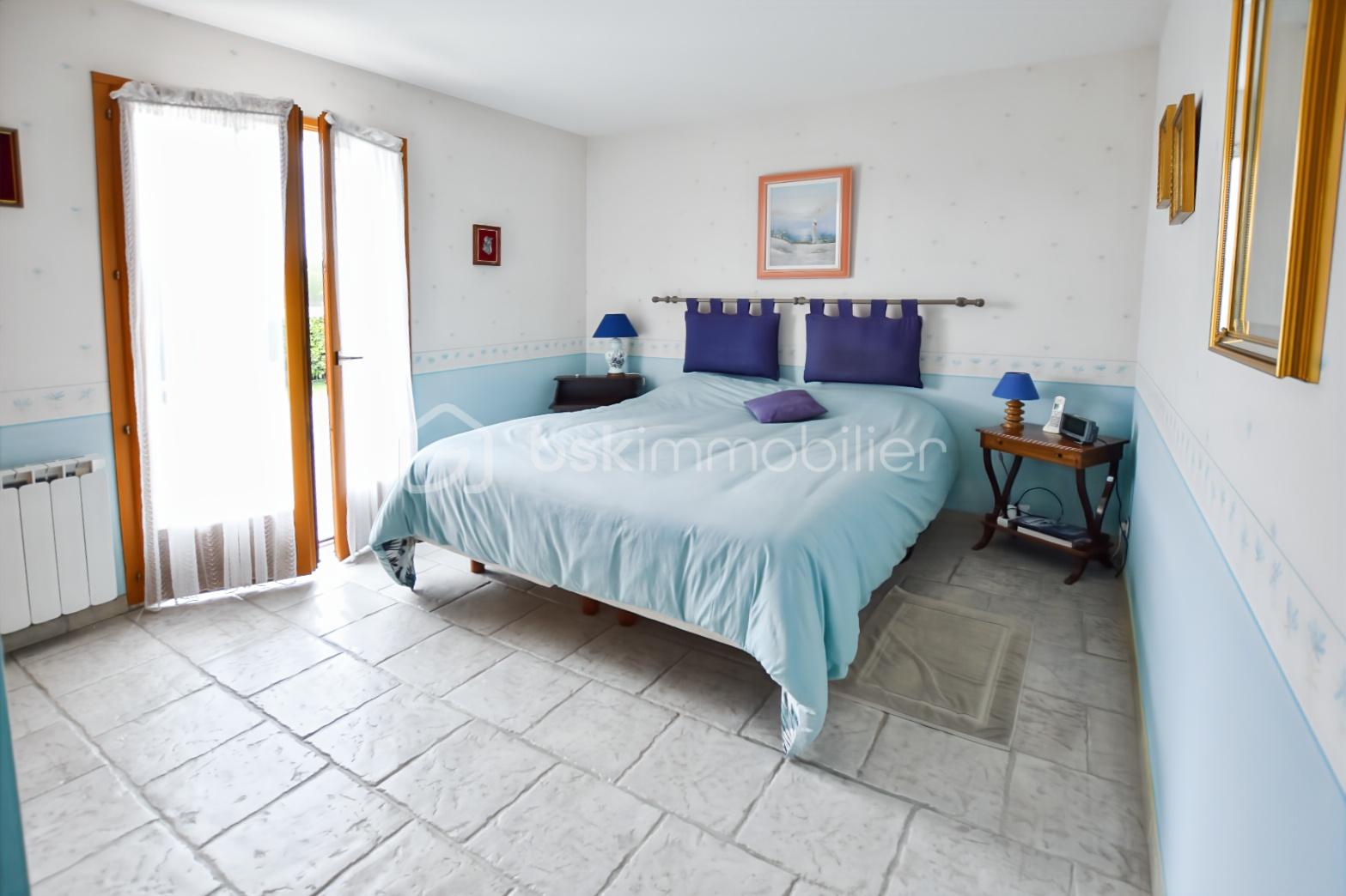 Maison de 180 m² - chambre droite bis.jpg