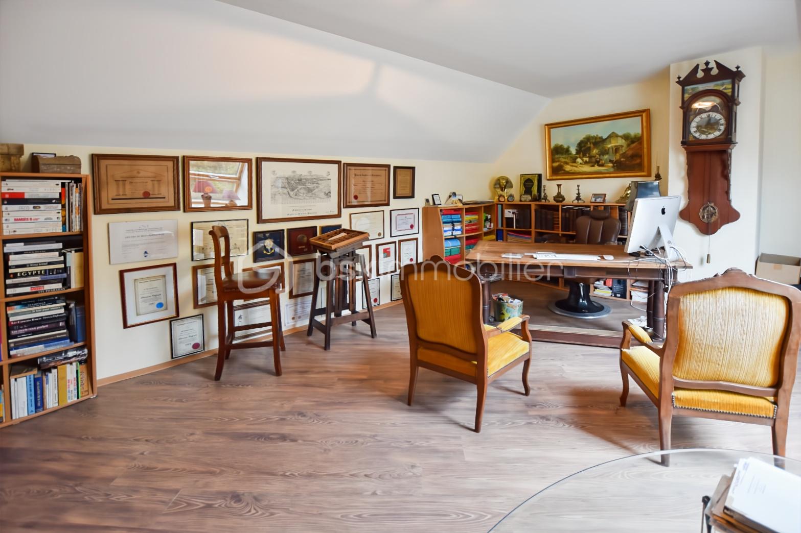 Maison de 180 m² - bureau étage.jpg
