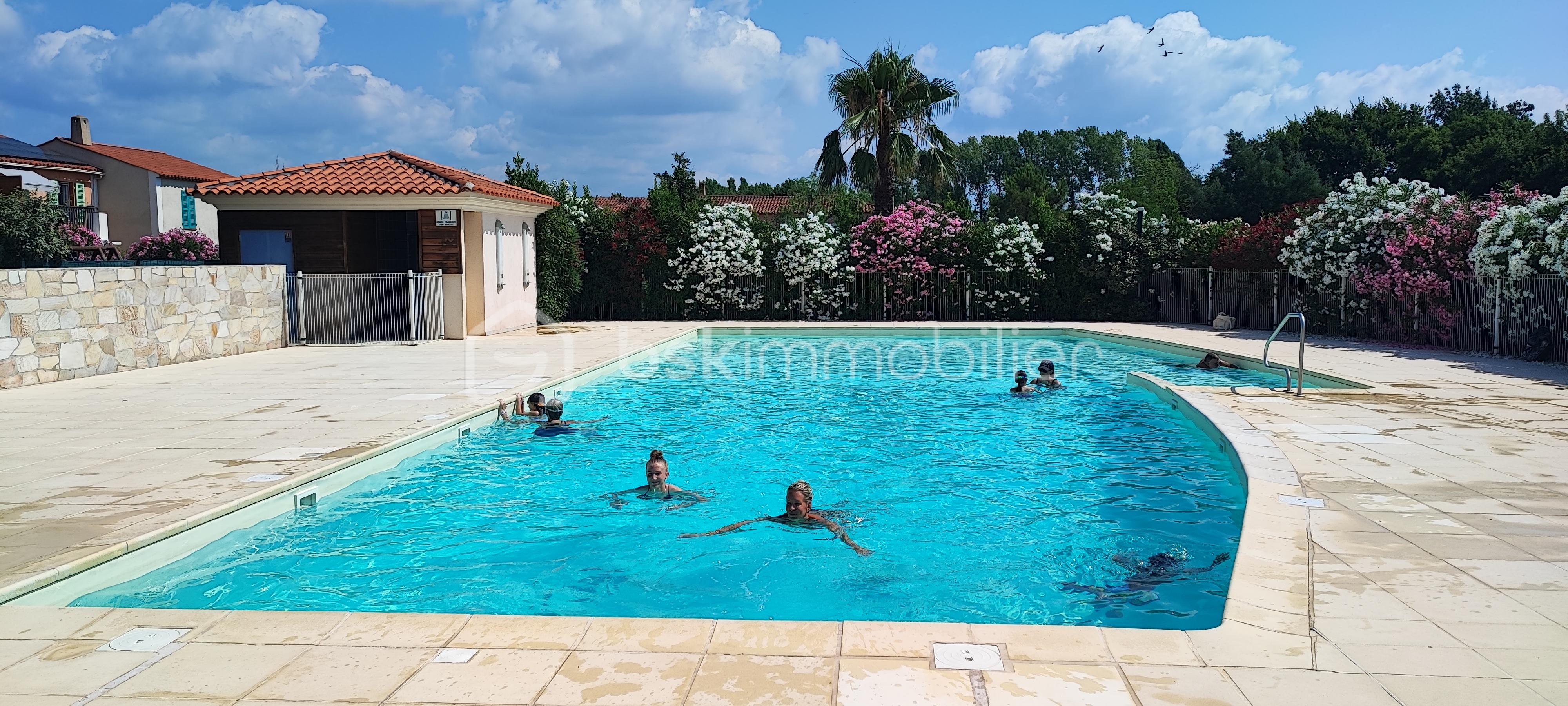 Immeuble de 85 m² - Zerr piscine.jpg