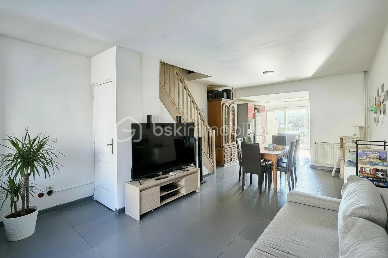 piece de vie cote salon2.png