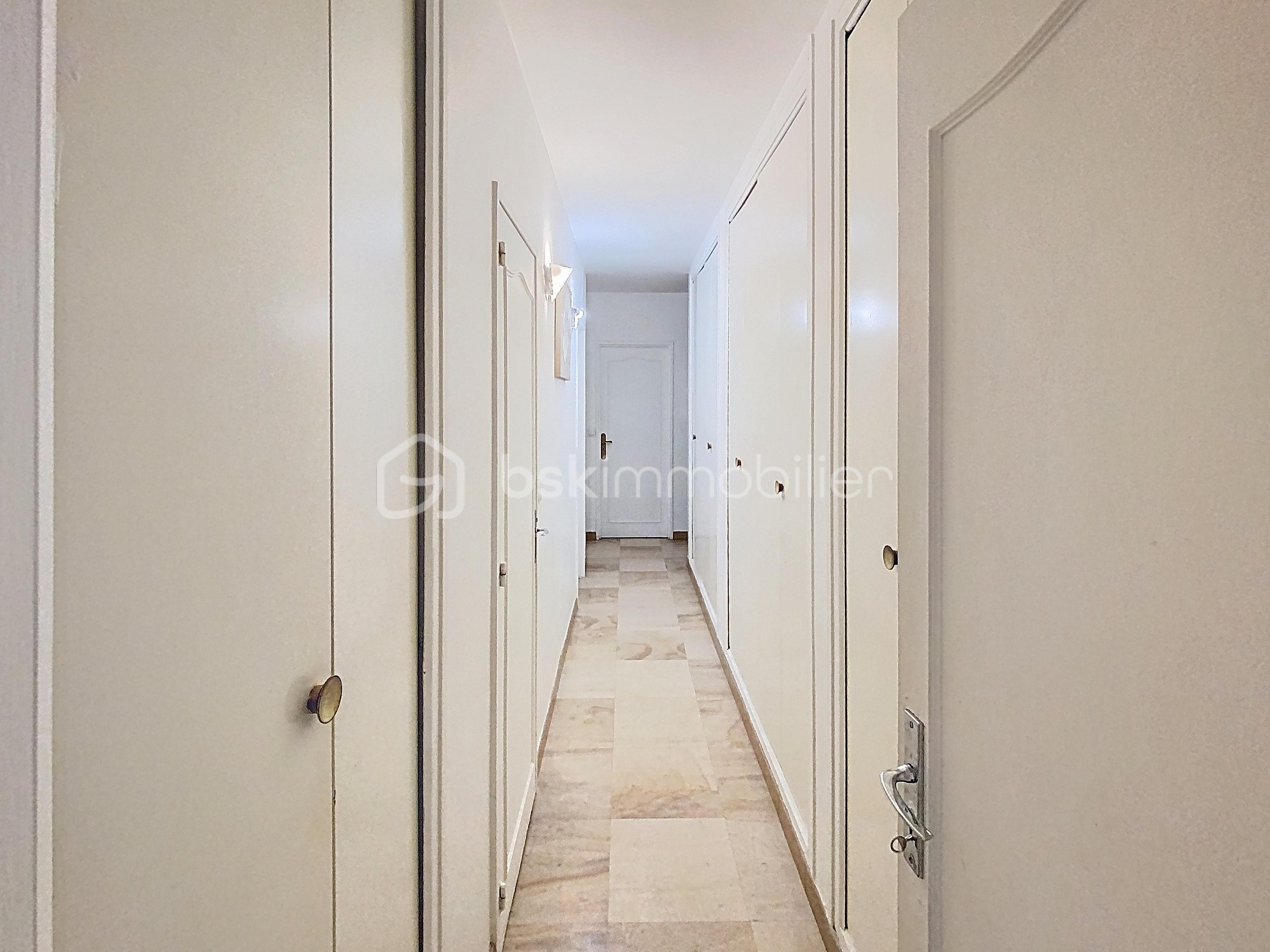 Appartement de 96 m² - dégagement.jpg