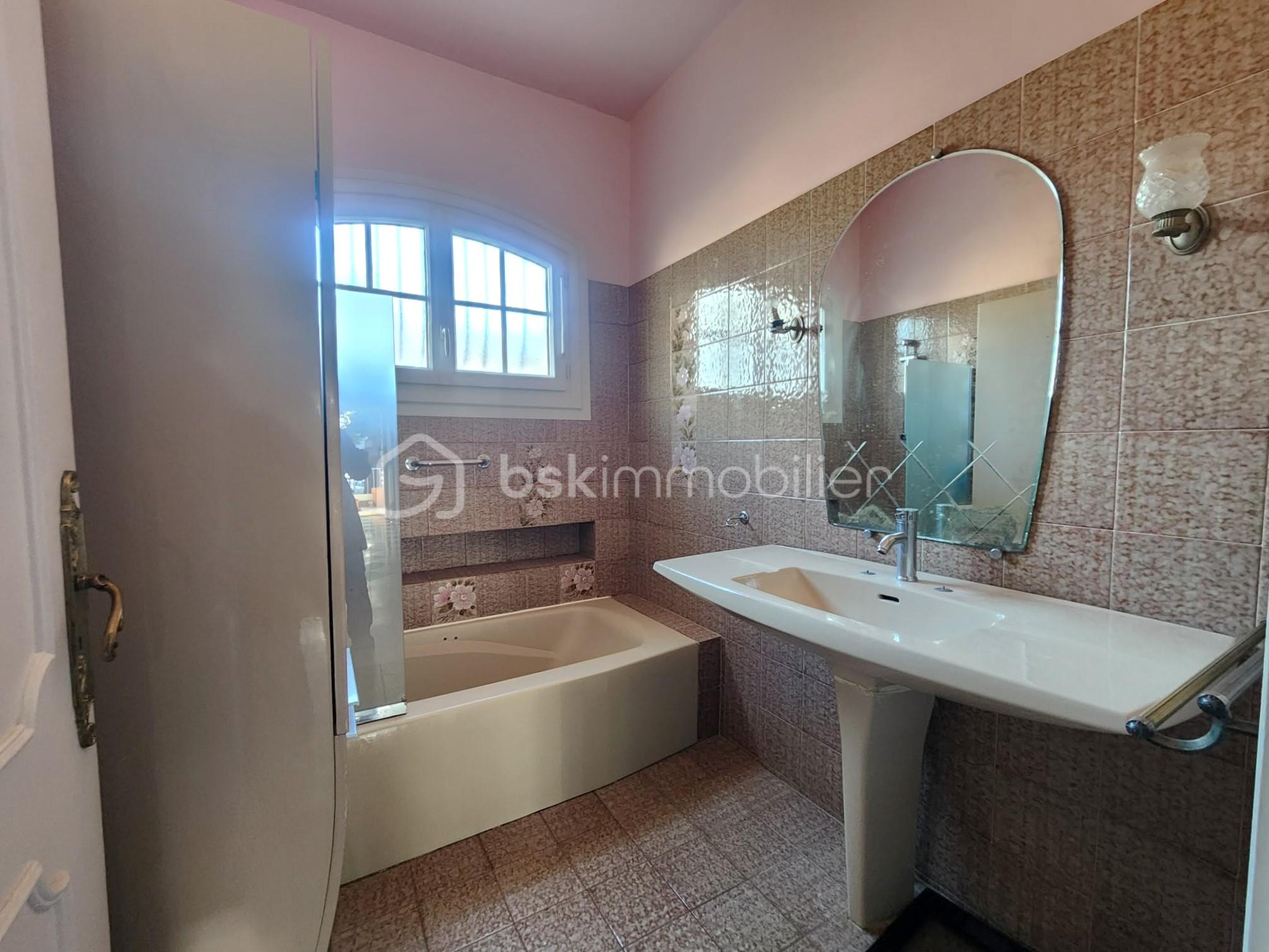 Maison de 182 m² - 02b8ef18-33bb-4ada-b7c1-b5f8adbb3076.jpg