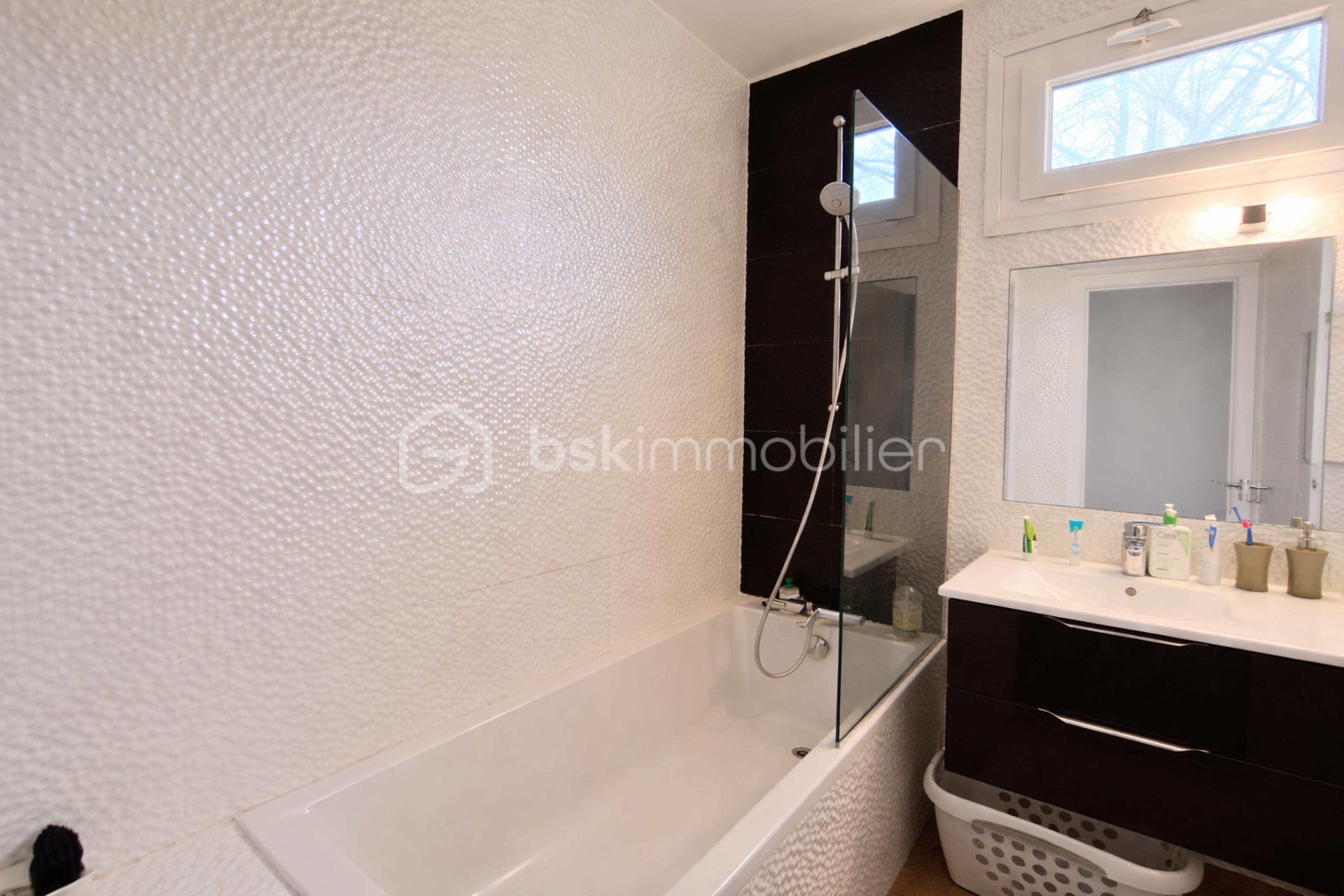 Appartement de 120 m² - resize_ChatGPT Image 29 janv. 2026, 22_00_15.png