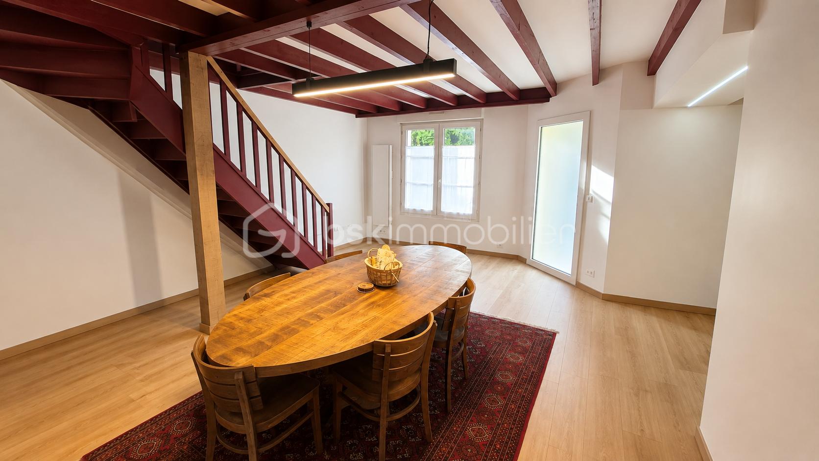 Maison 5 pièces 100 m² · à Tours · 100 m² · 270 000 €