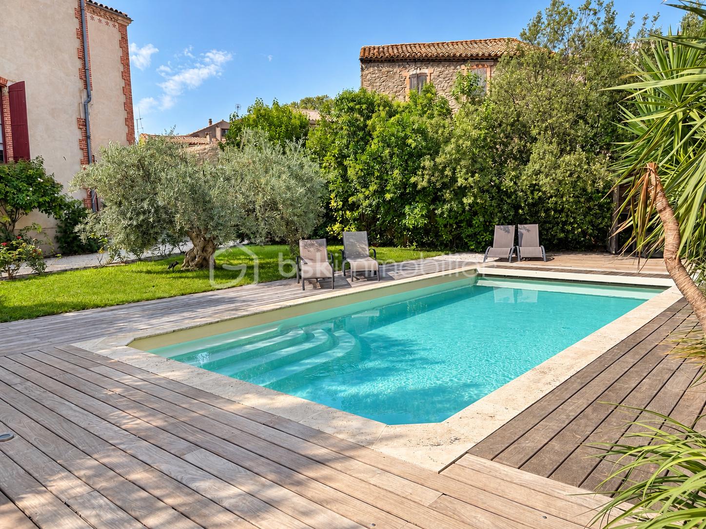 Piscine et jardin, lumière naturelle-1.png