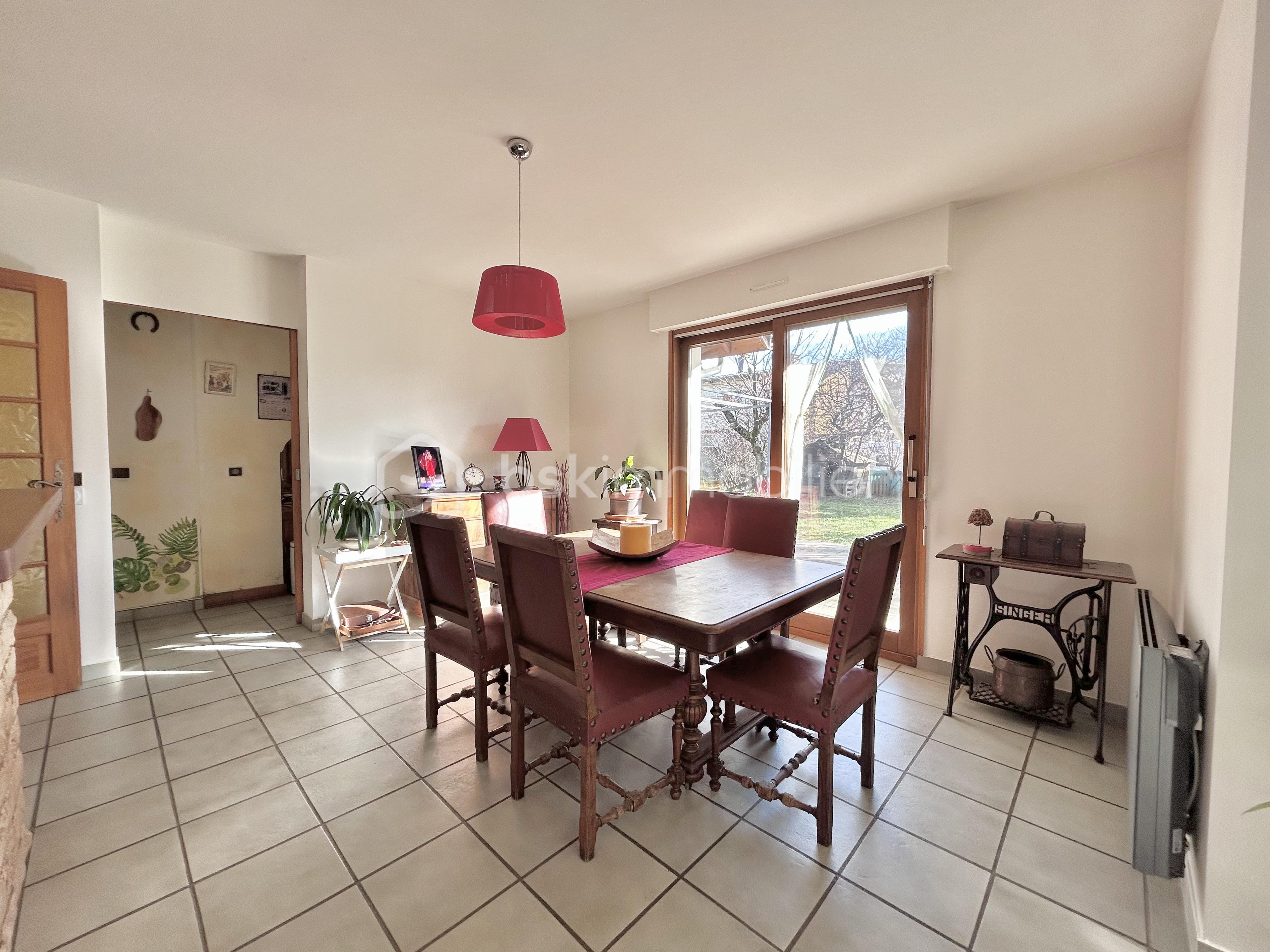 Maison traditionnelle de 160 m² - tempImageNAoCU8.png