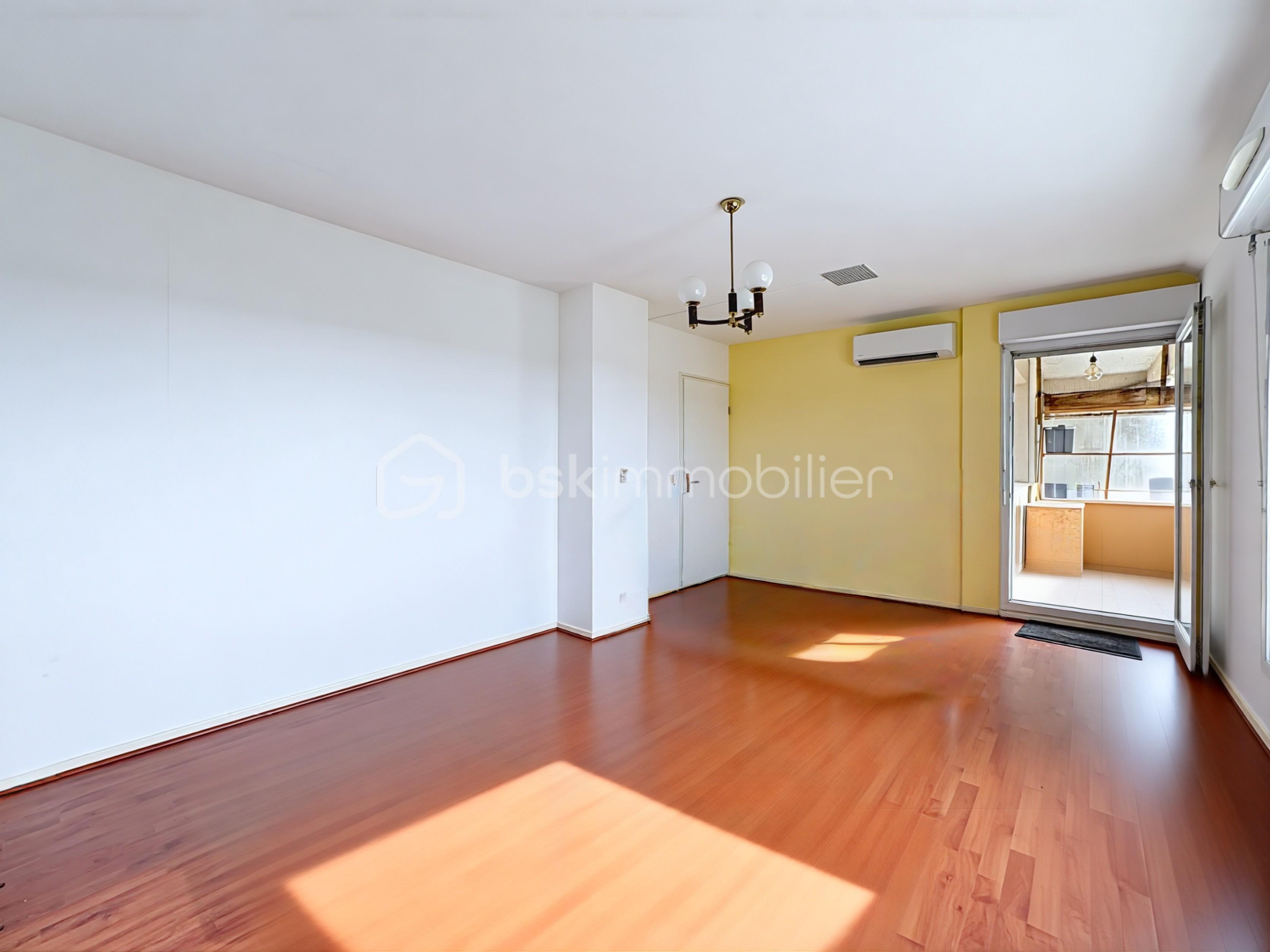 Appartement de 60 m² - vide 1.jpg