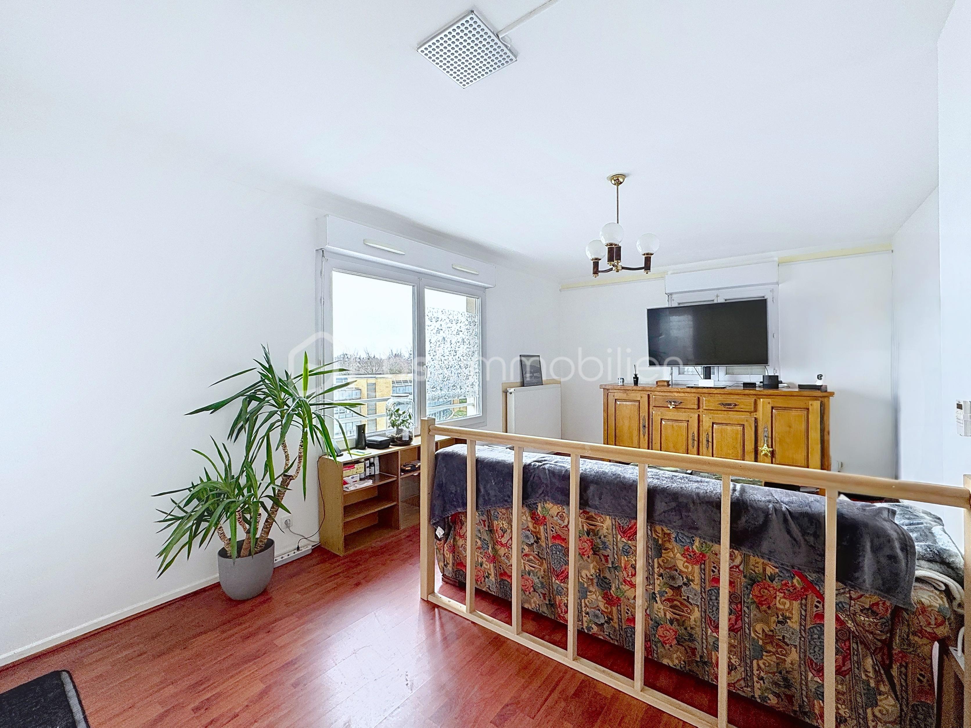 Appartement de 60 m² - lumineuse salon 1.jpg