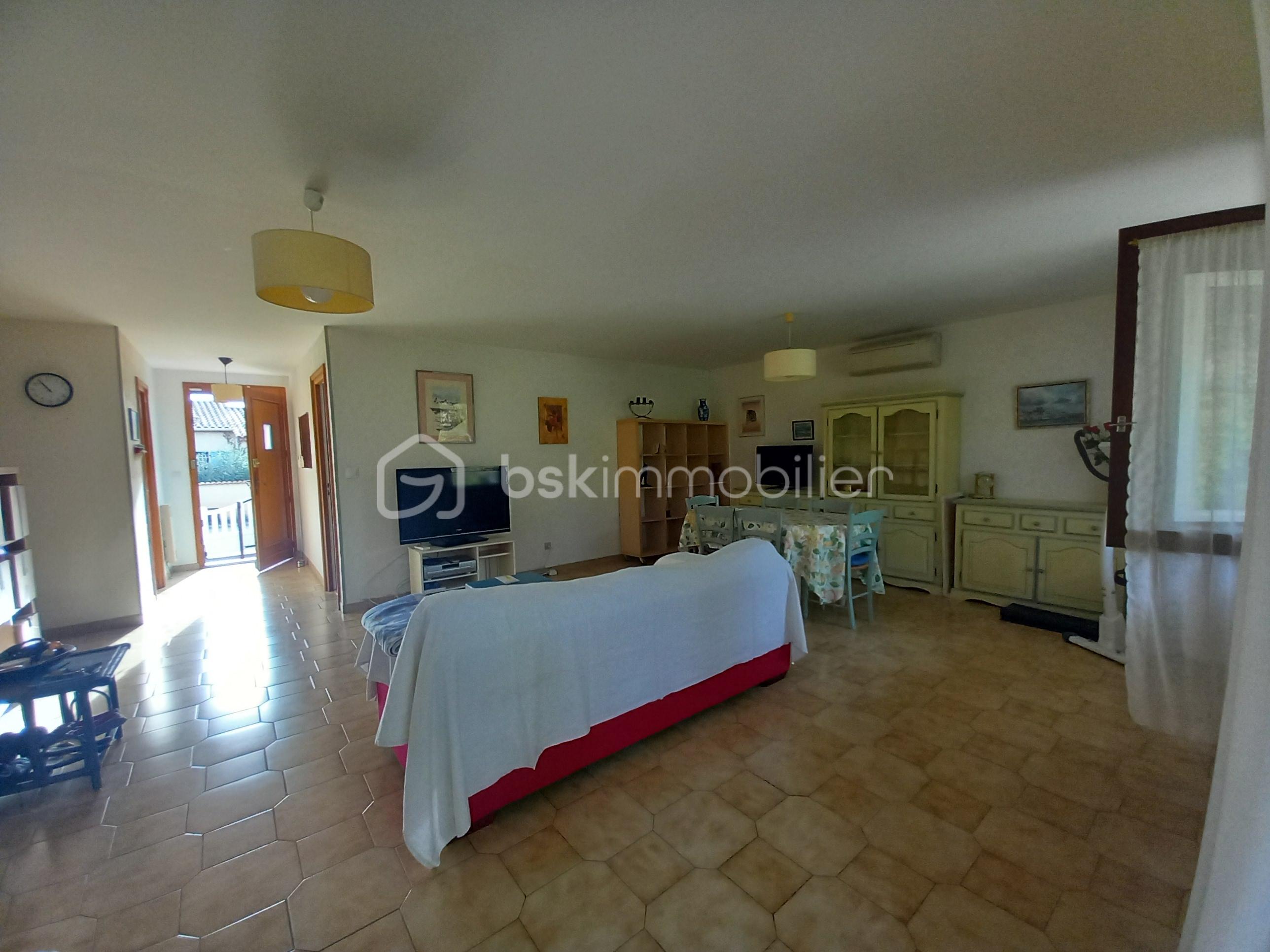 Pavillon de 100 m² - 20251217_105353.jpg