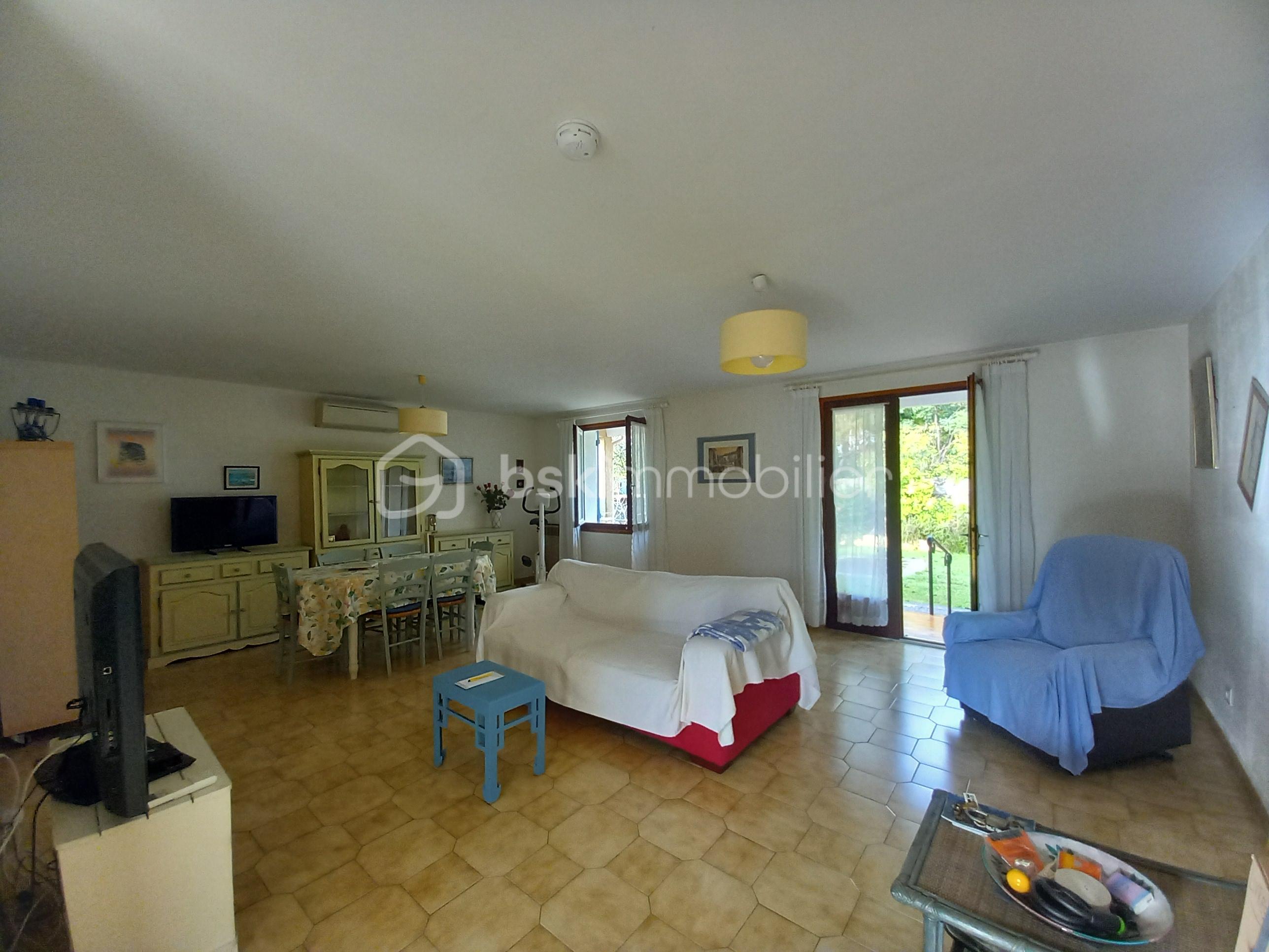 Pavillon de 100 m² - 20251217_105335.jpg