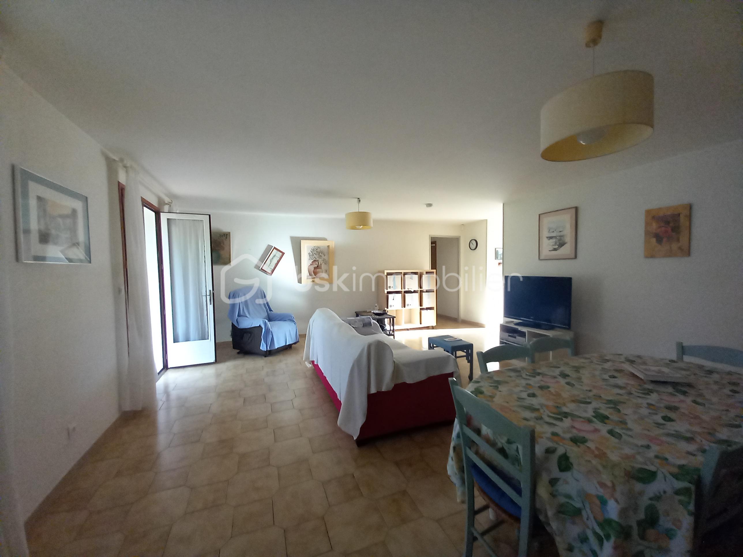 Pavillon de 100 m² - 20251217_105405.jpg