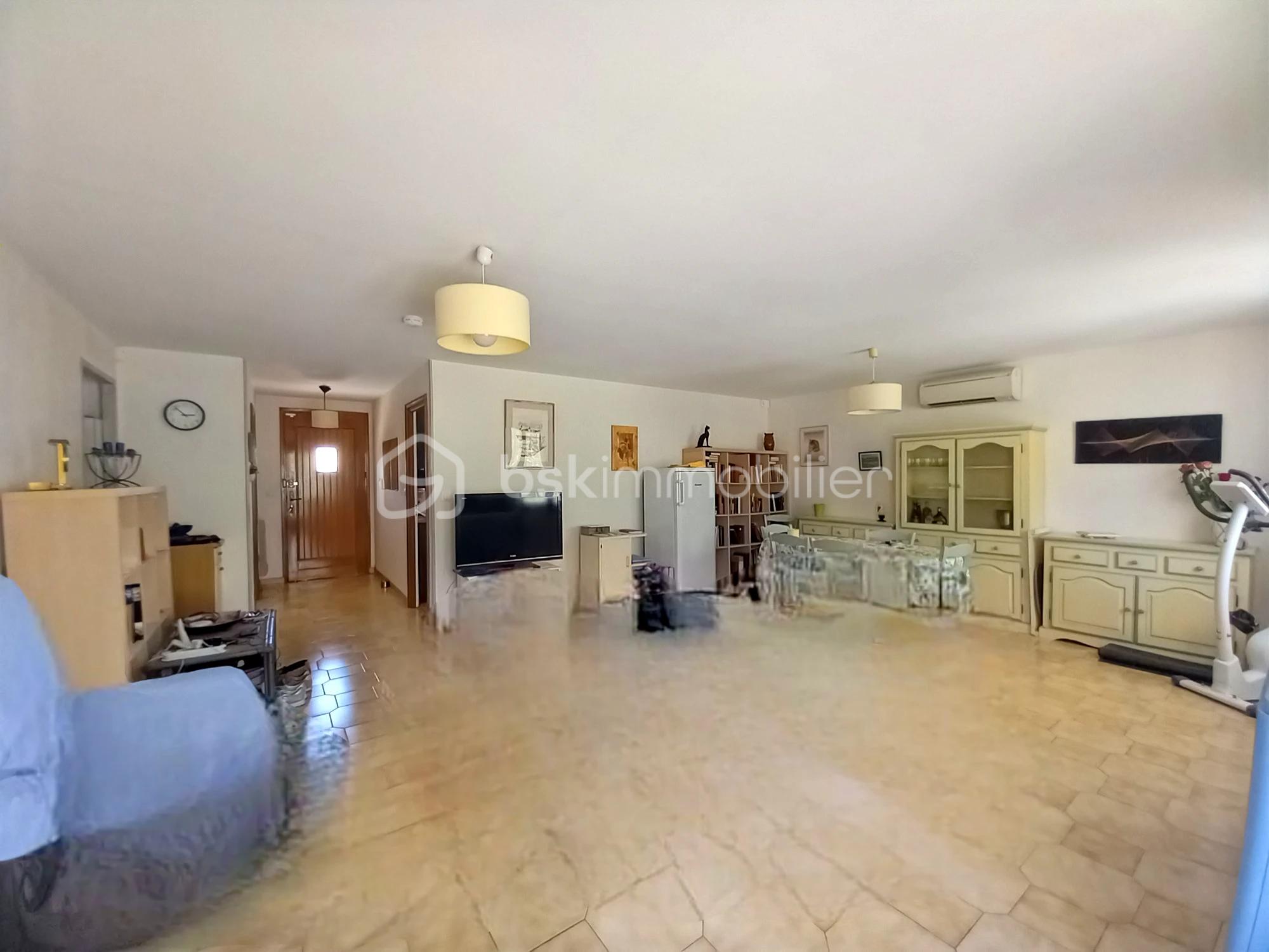 Pavillon de 100 m² - liloo-downloaderr4JH7U