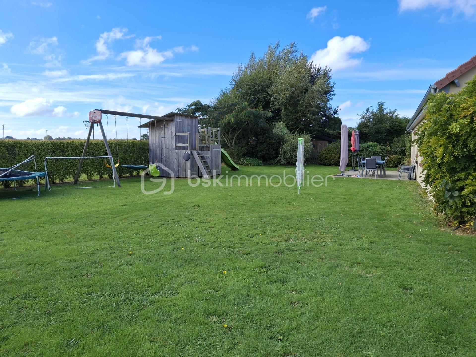 Maison de 100 m² - jardin jeu enfants paysage.jpg