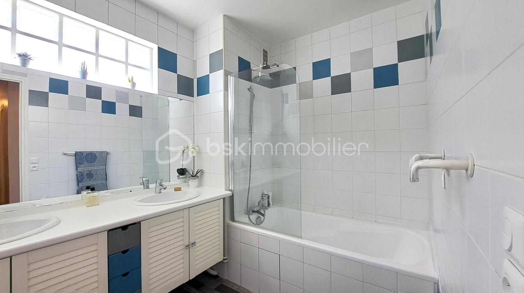 Appartement de 150,65 m² - 7cb74477979dbc3-1.jpg