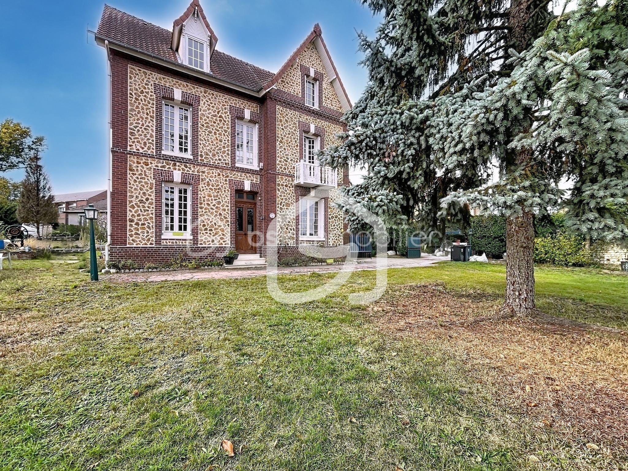 Maison de maitre de 162 m² Maison de maitre de 162 m²