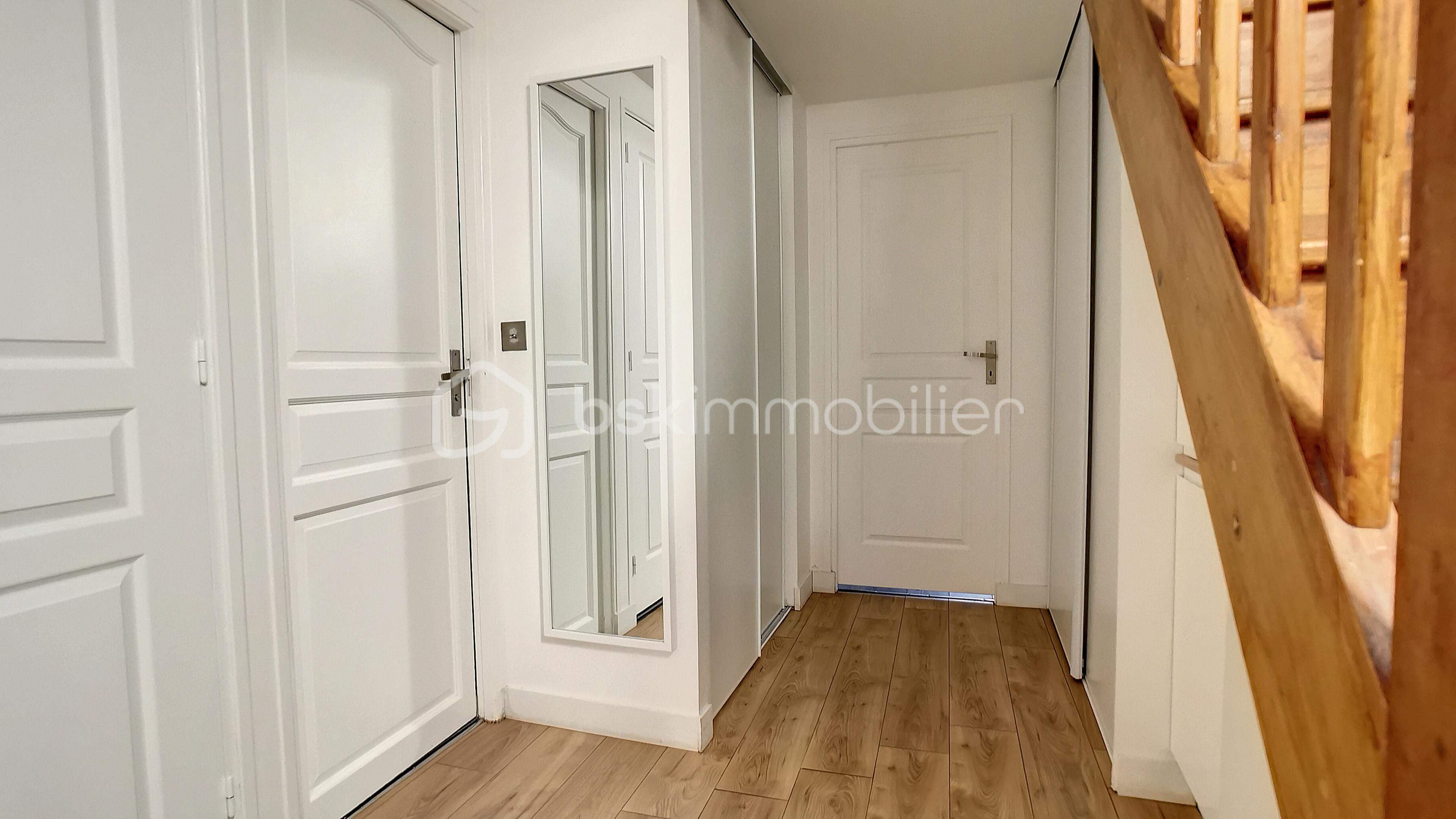 Maison de 105 m² - 7-Couloir.jpg