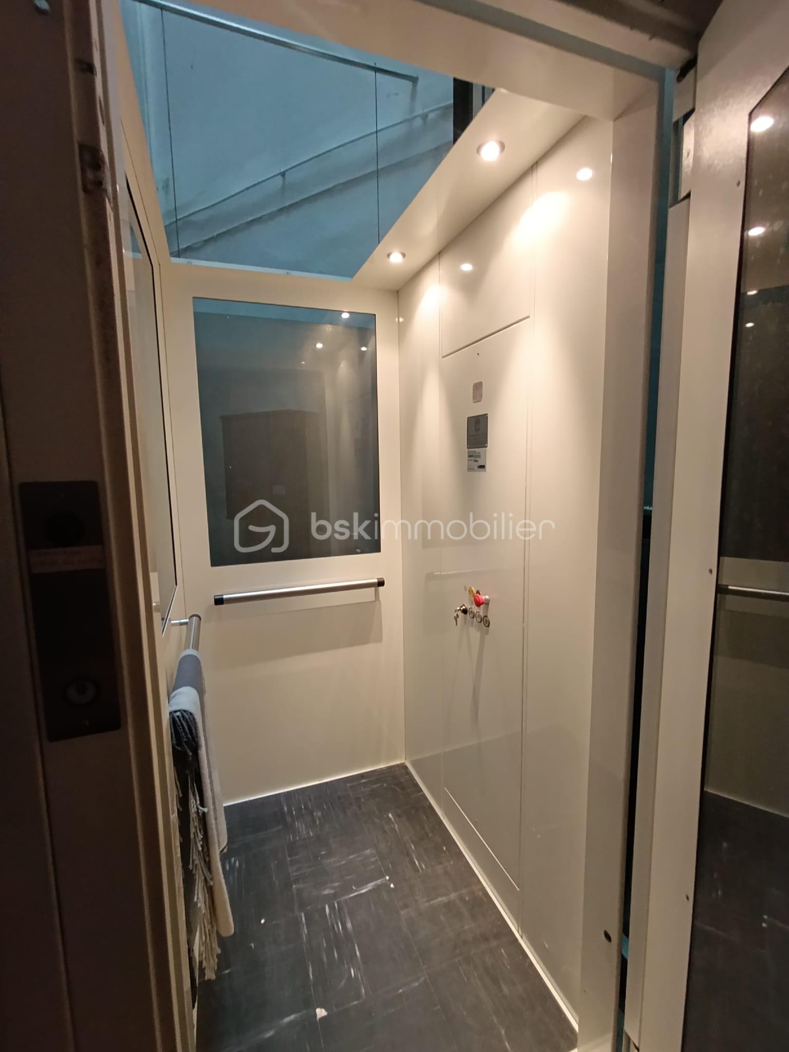 Maison de 303 m² - CKAA1818.JPG