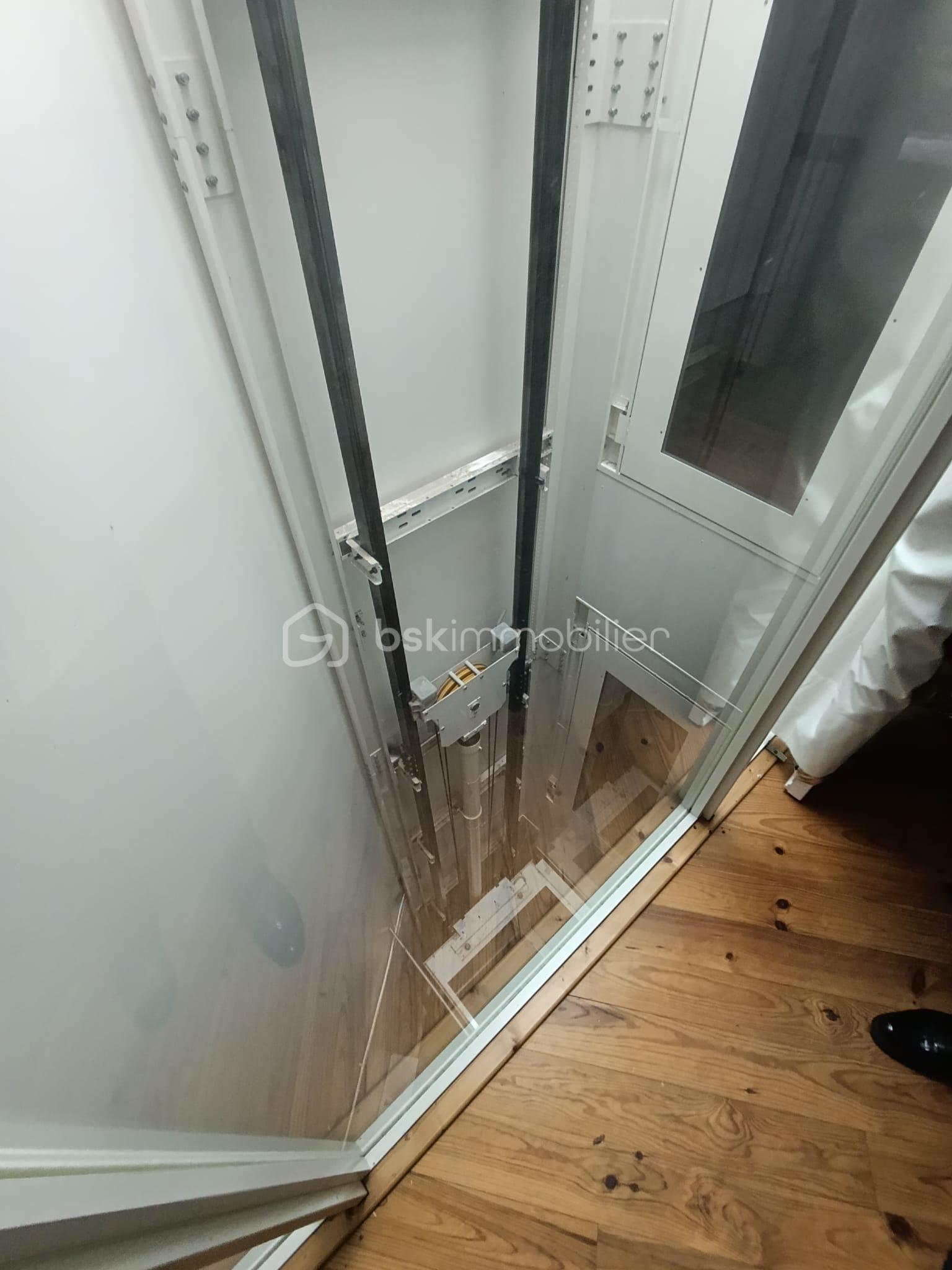 Maison de 303 m² - XKWG1571.JPG