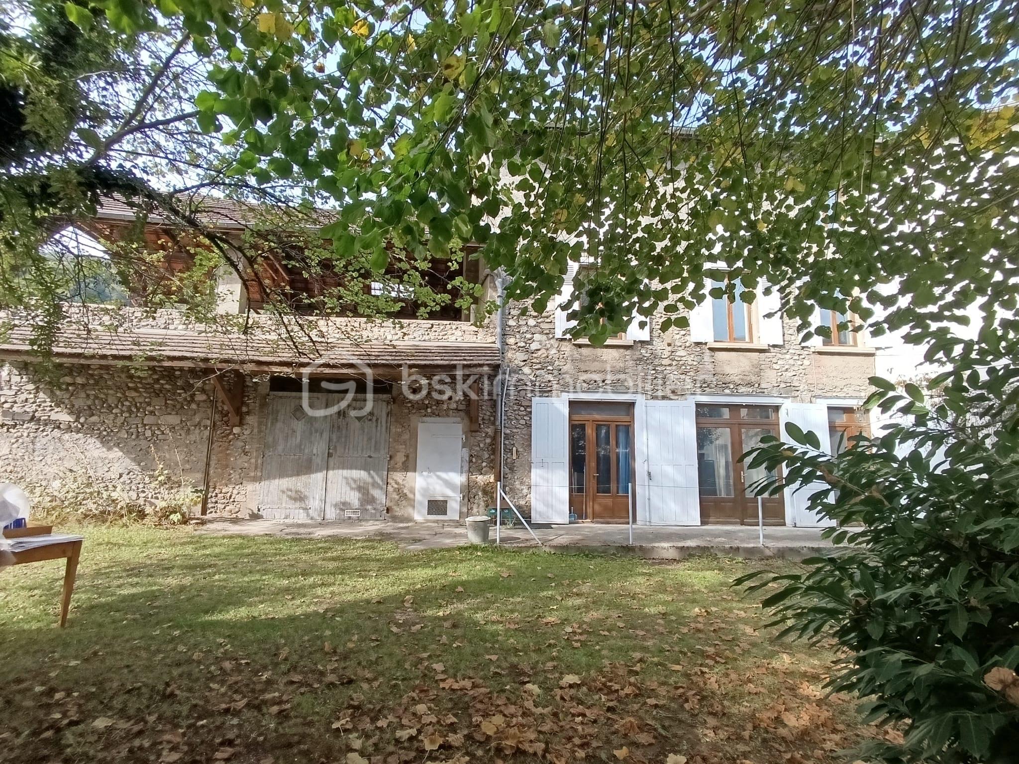 Maison de 303 m² - 00f8543e-4bc5-4252-b629-33ad844ddc39.jpeg