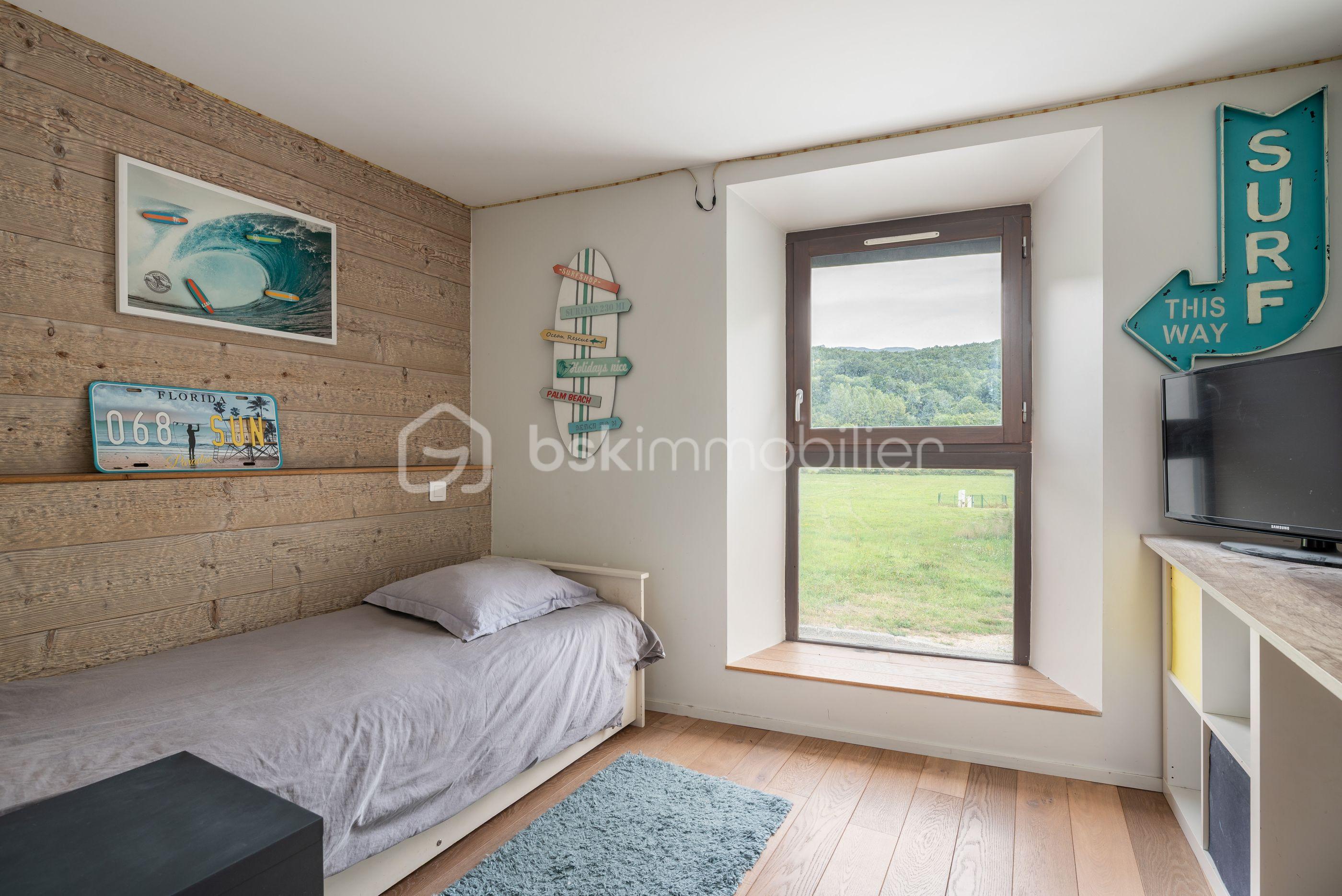 Maison en pierre de 203 m² - Creys-25.jpg