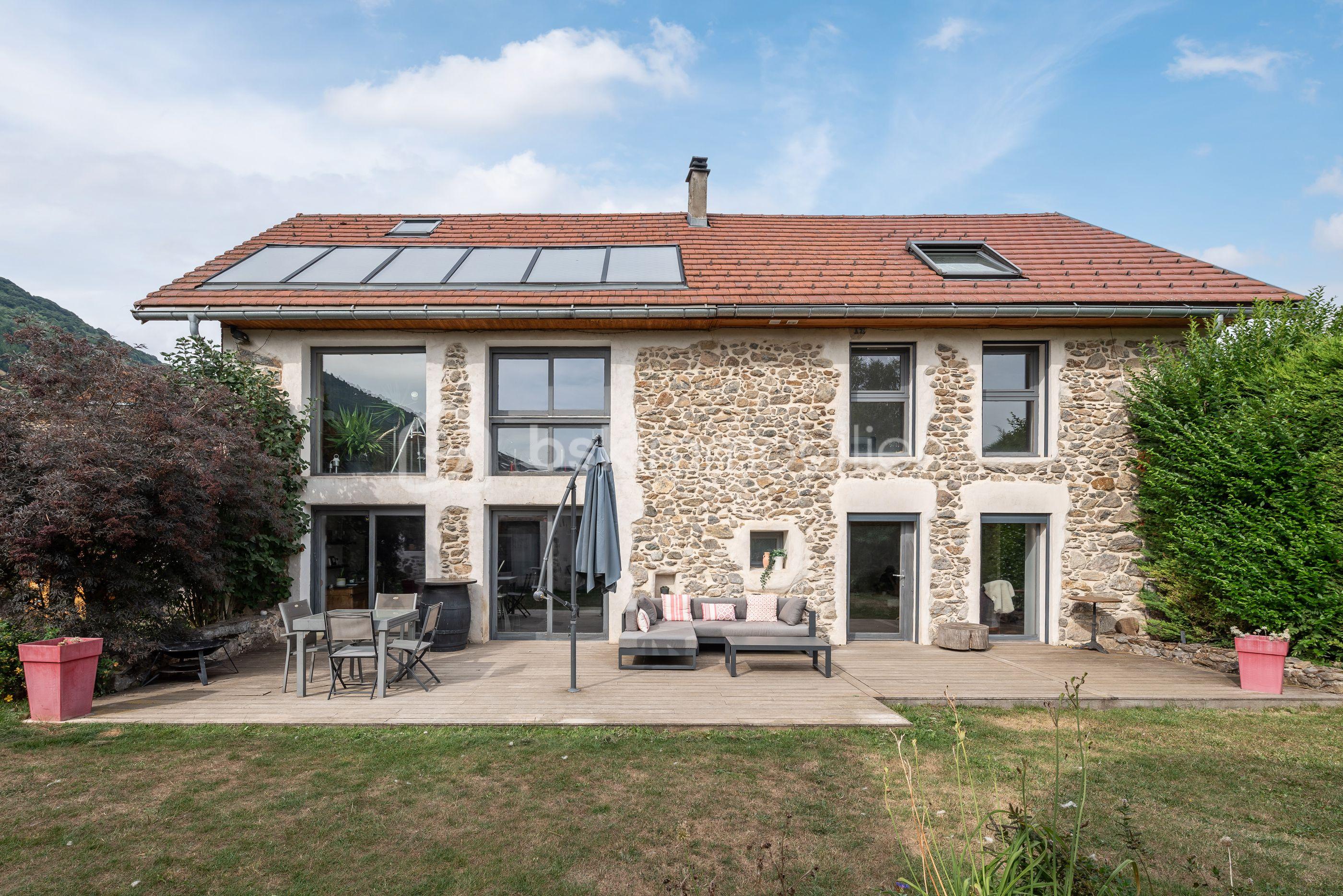 Maison en pierre de 203 m² - Creys-02.jpg