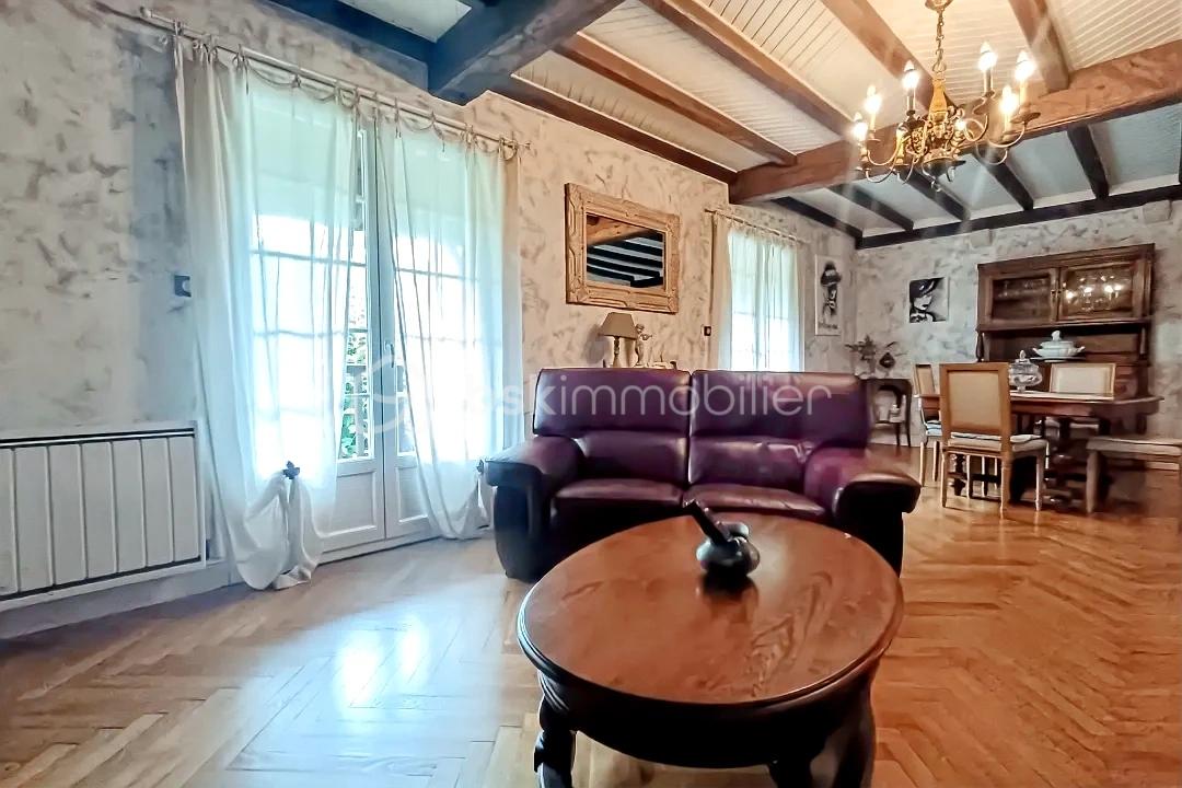 Maison de 180 m² - hoqi-6d5f0b6e86a540d19de2908ce2e66967.jpg