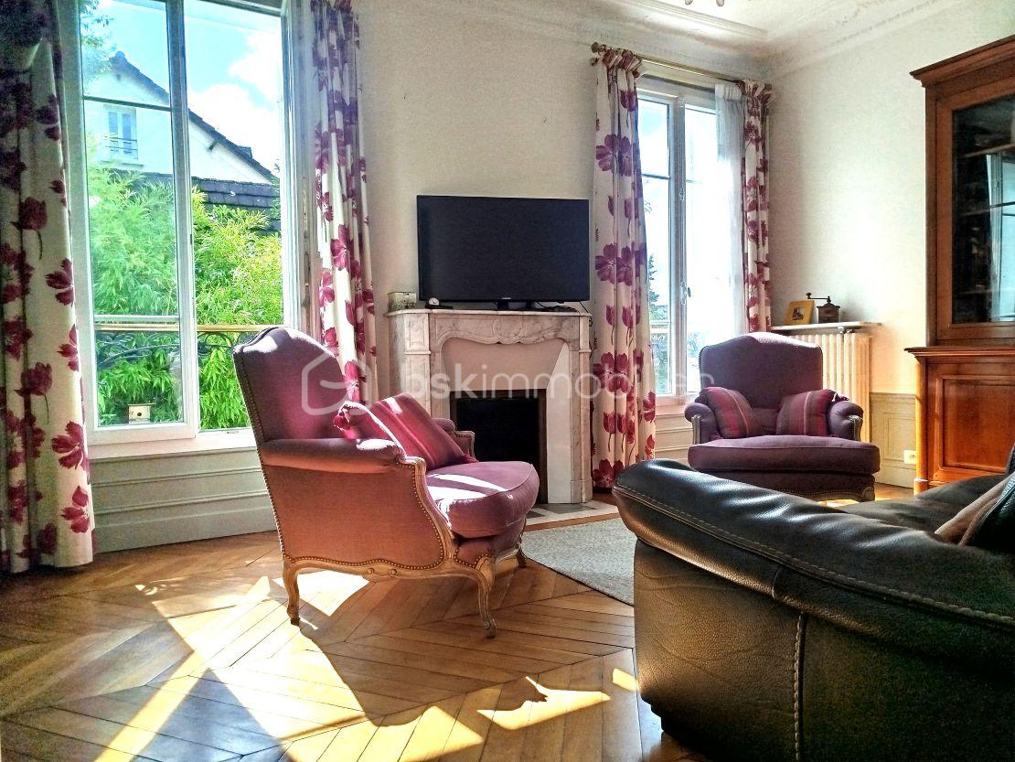 Maison ancienne de 105 m² - salon meublé.jpg