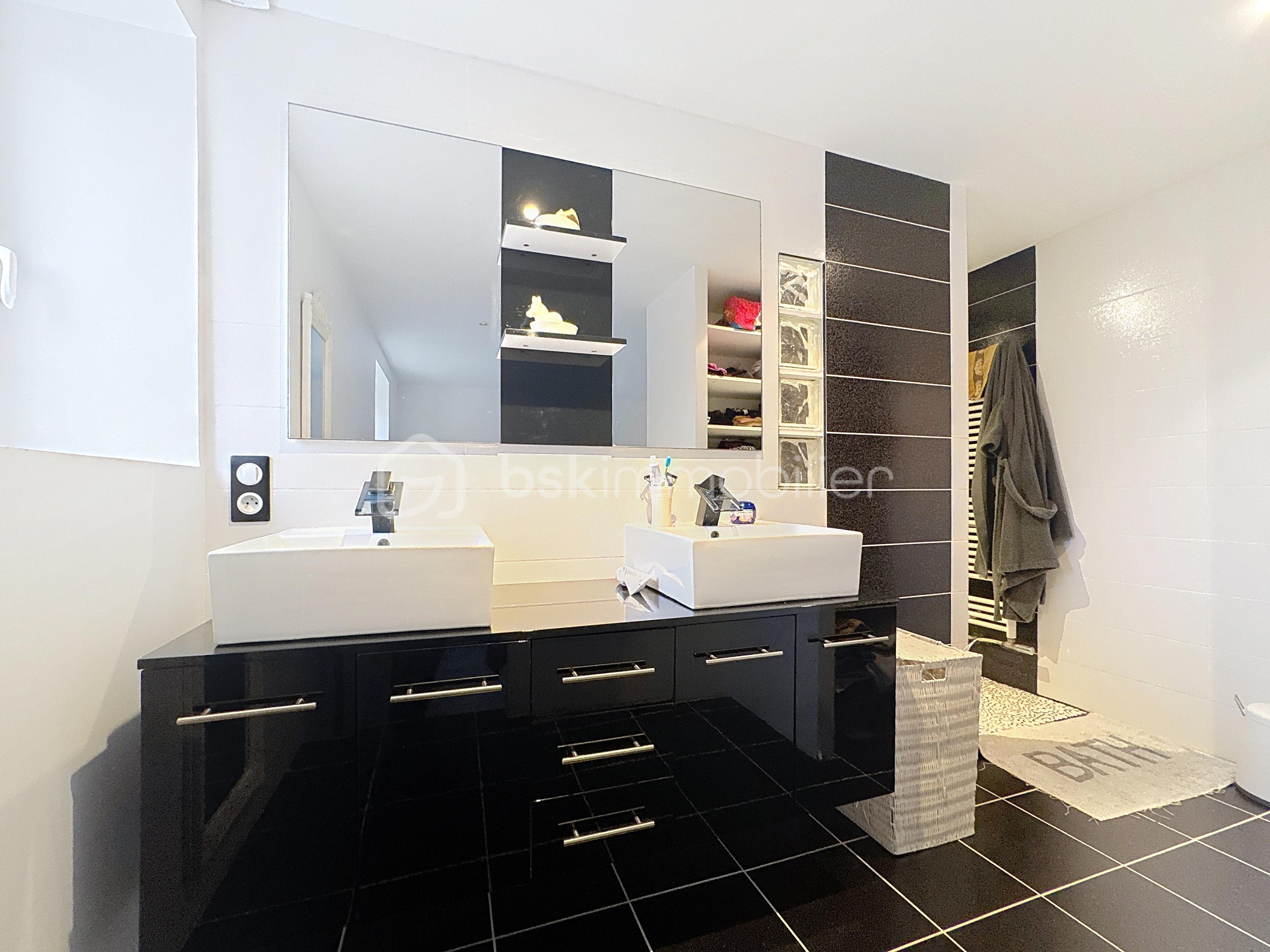 Maison de 150 m² - photo-1763738998.jpg