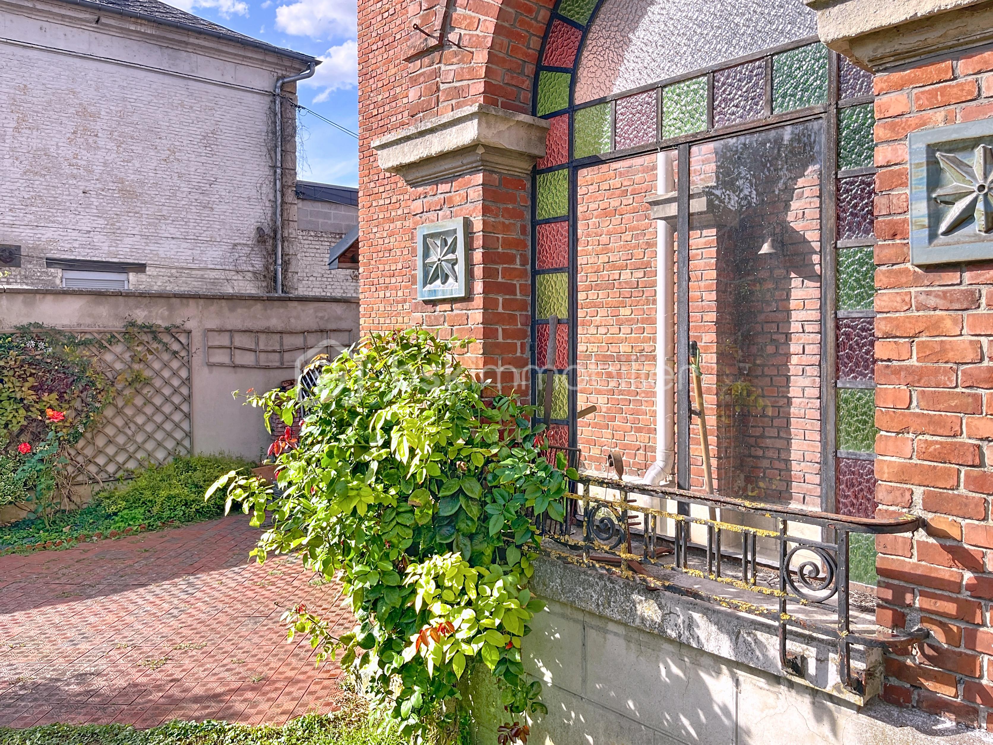 Maison de maitre de 240 m² - rainon_00002.jpg