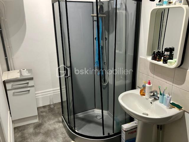 MASSENA salle d'eau douche grise.jpeg