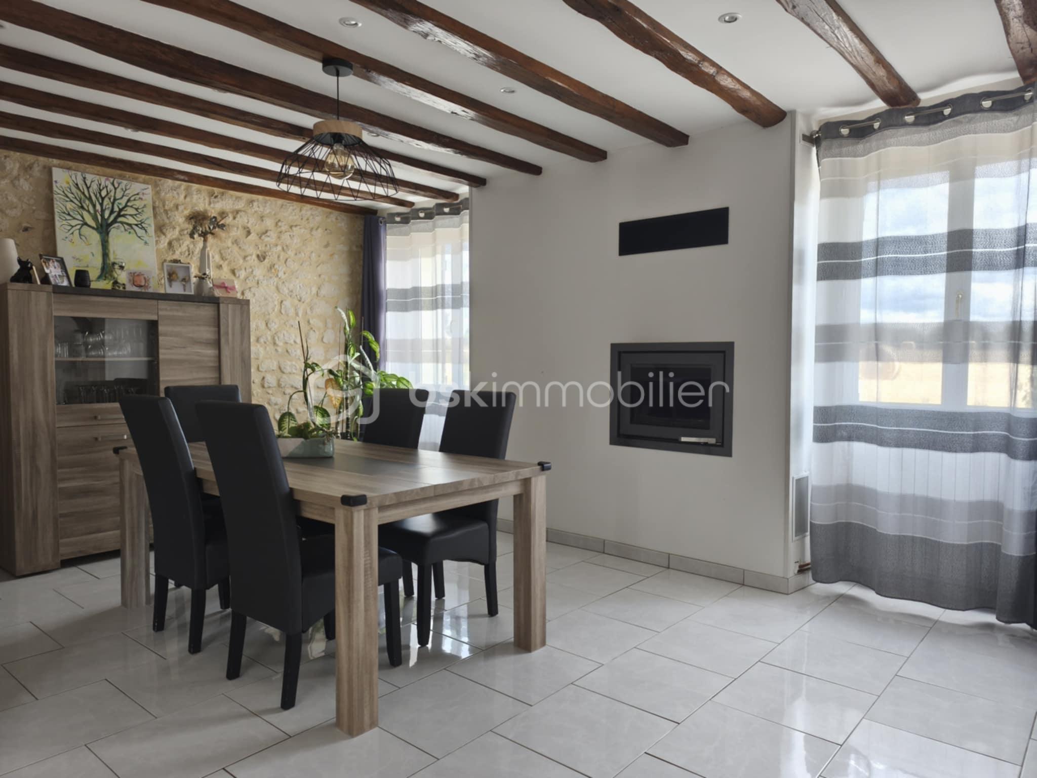 Maison traditionnelle de 137 m² - 97895d60-818a-4f21-94ea-bef541aa5c70.jpg