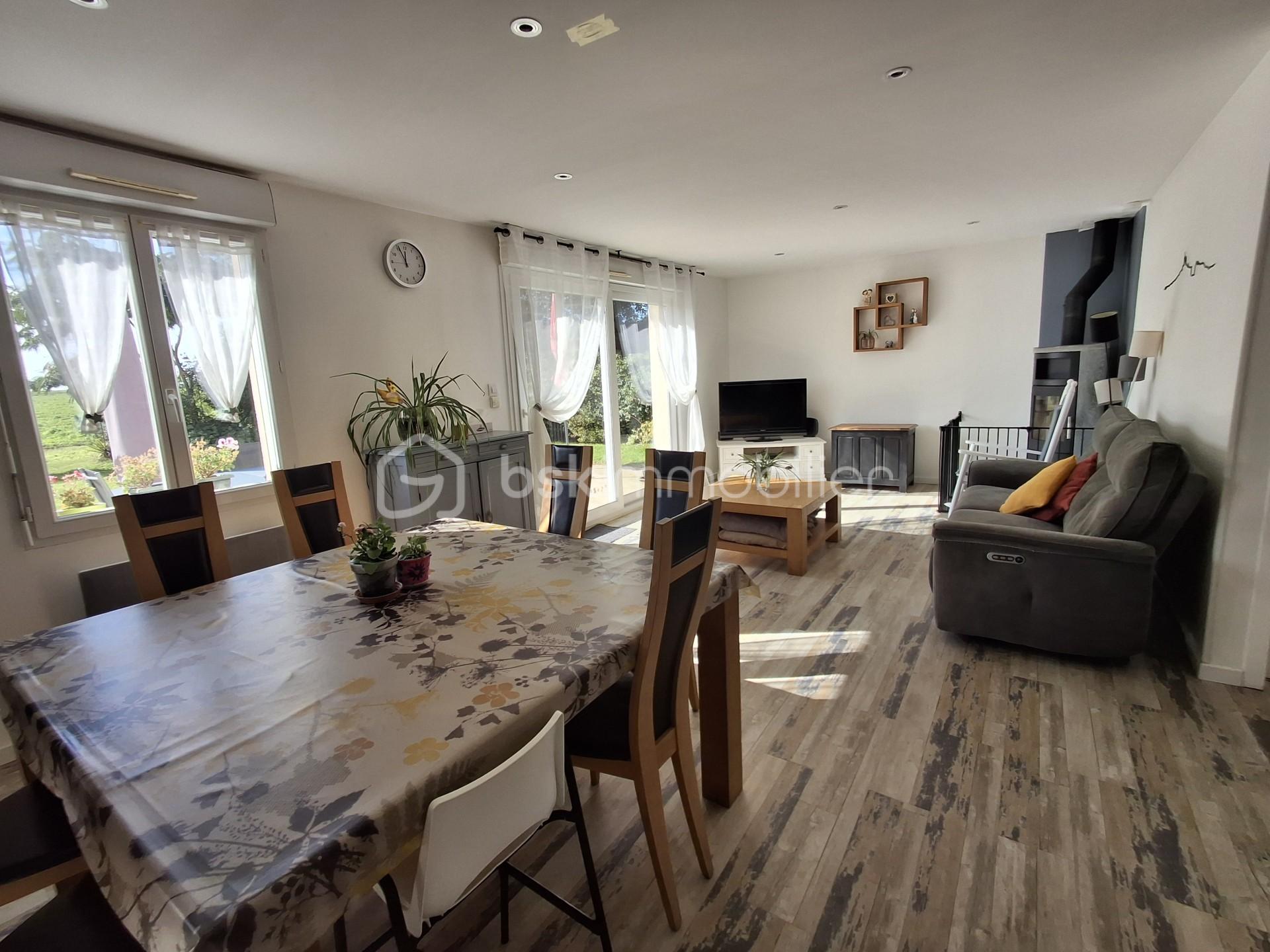 Maison de 100 m² - Pièce de vie raccourcie vers salon paysage.jpg