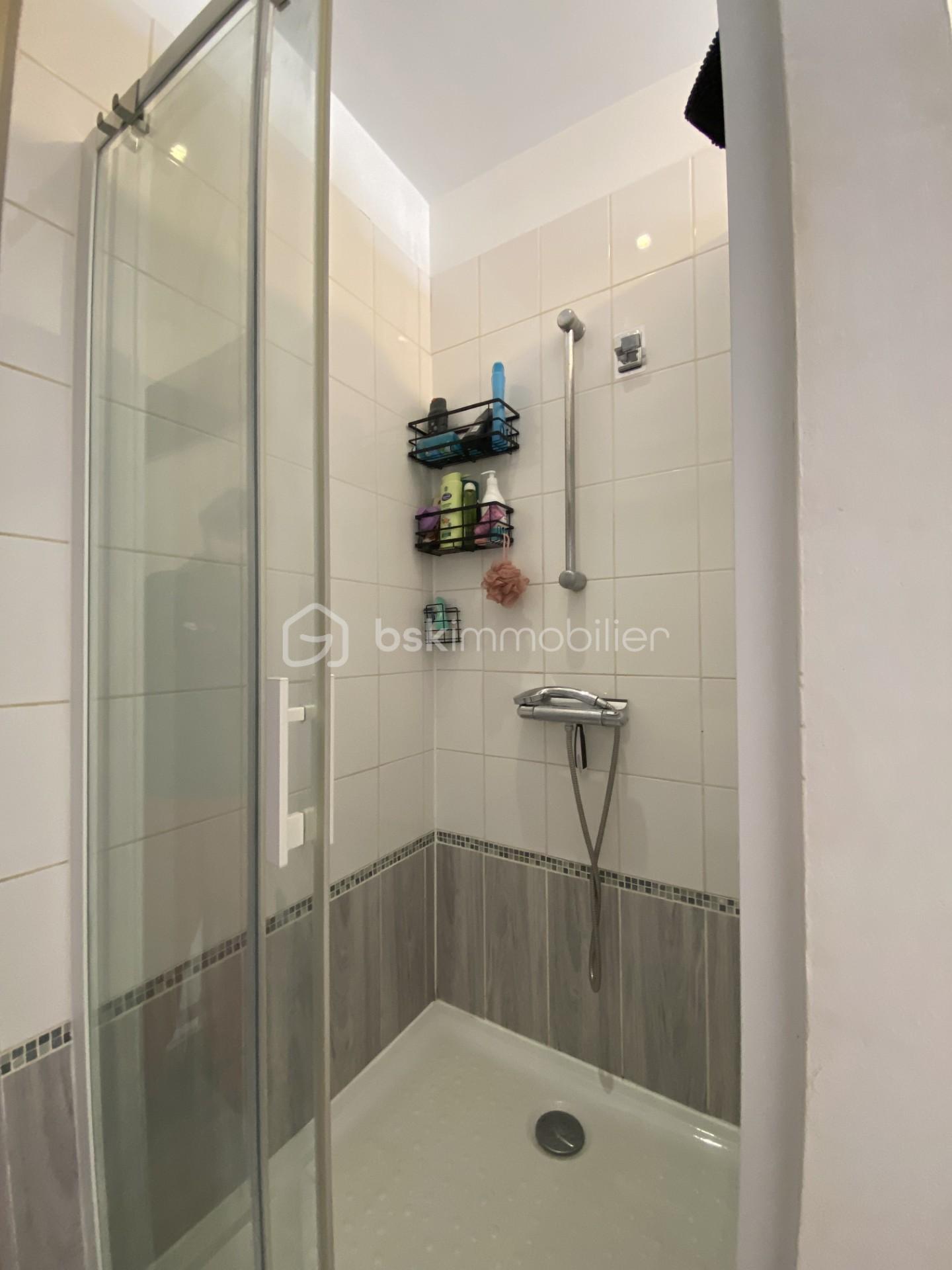 f6262ce1-f773-49c2-8f22-215967a752c2.jpg