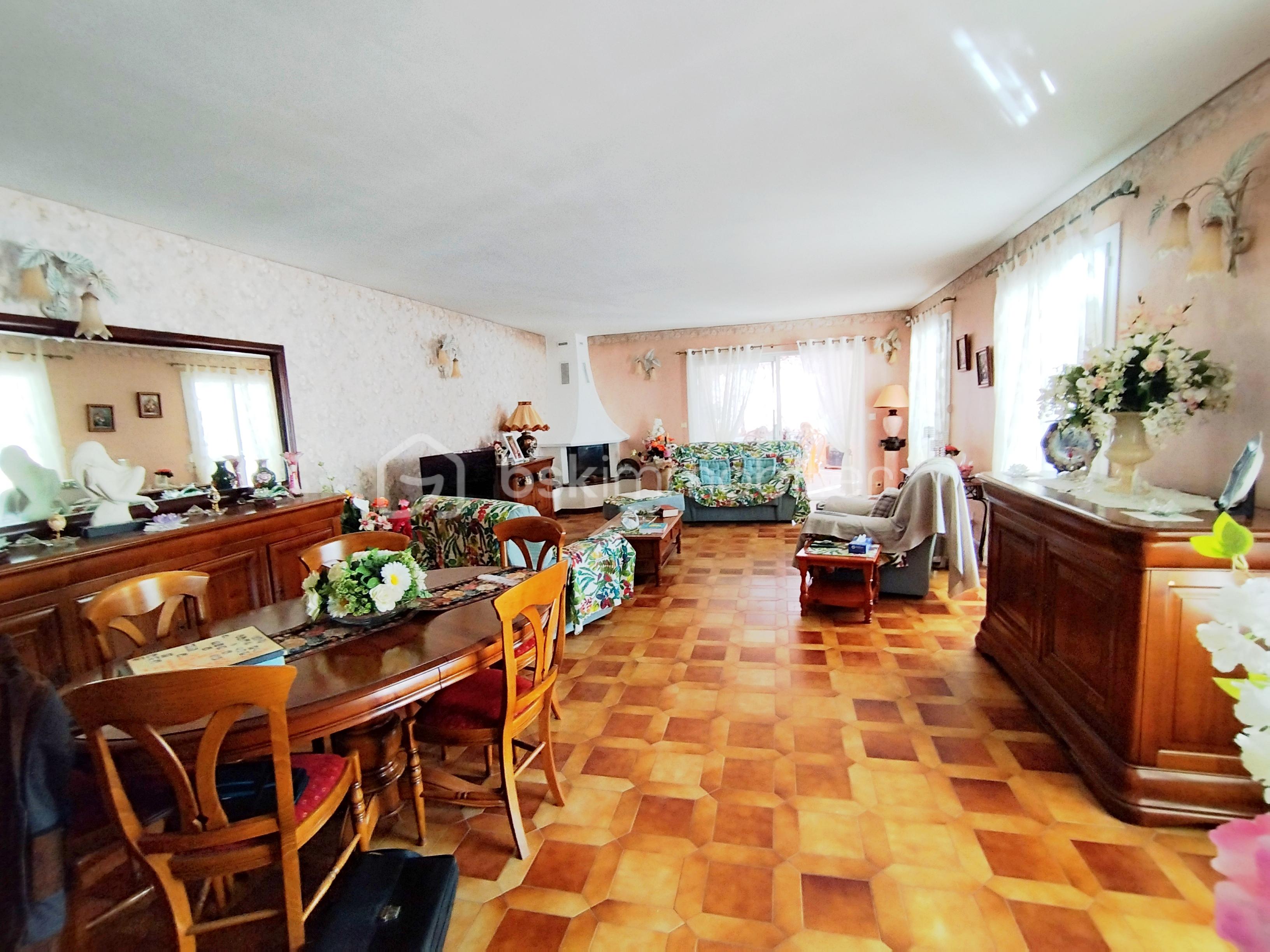 Maison de 255 m² - 1764256041650.jpg