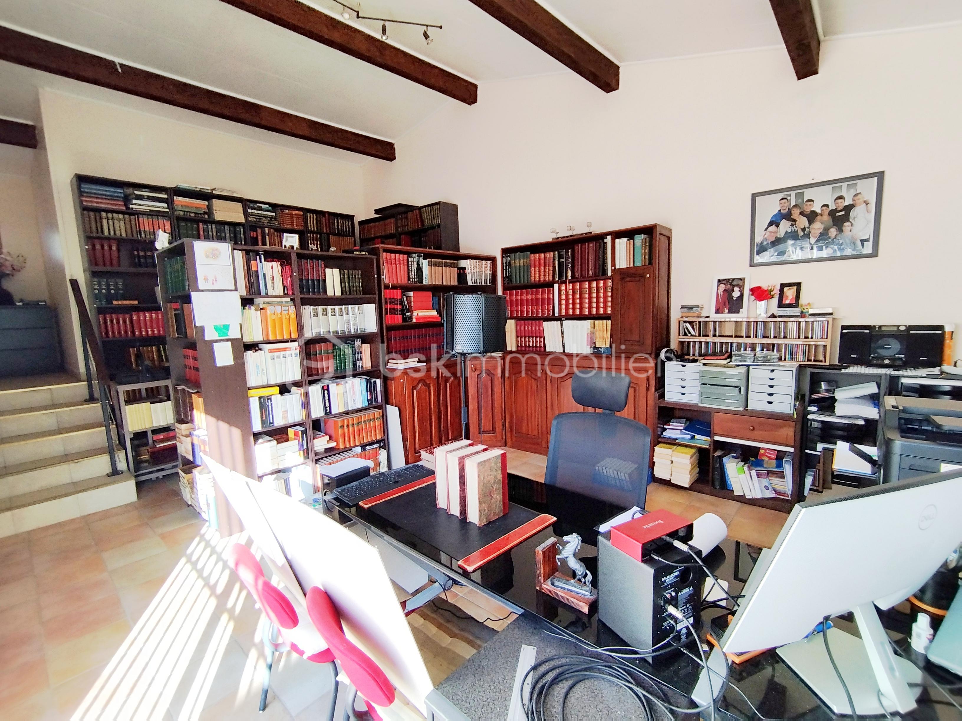 Maison de 255 m² - 1764256041769.jpg