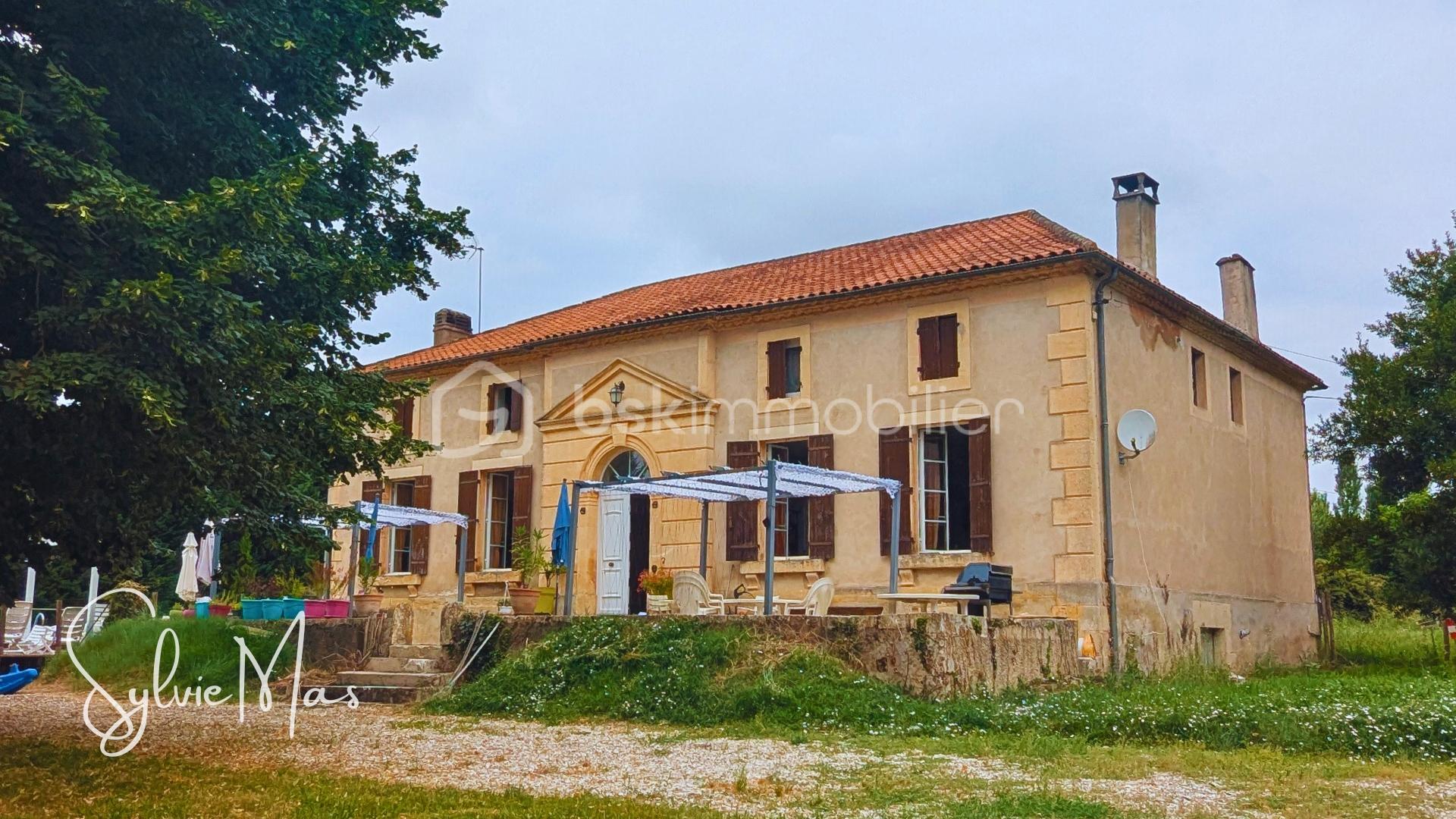 Maison de maitre de 264 m² - 2.jpg