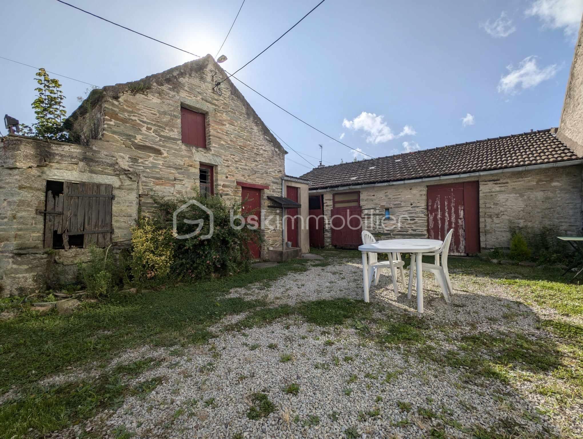 Maison de 208 m² - 454758028_969760351843446_1235772112271943856_n.jpg