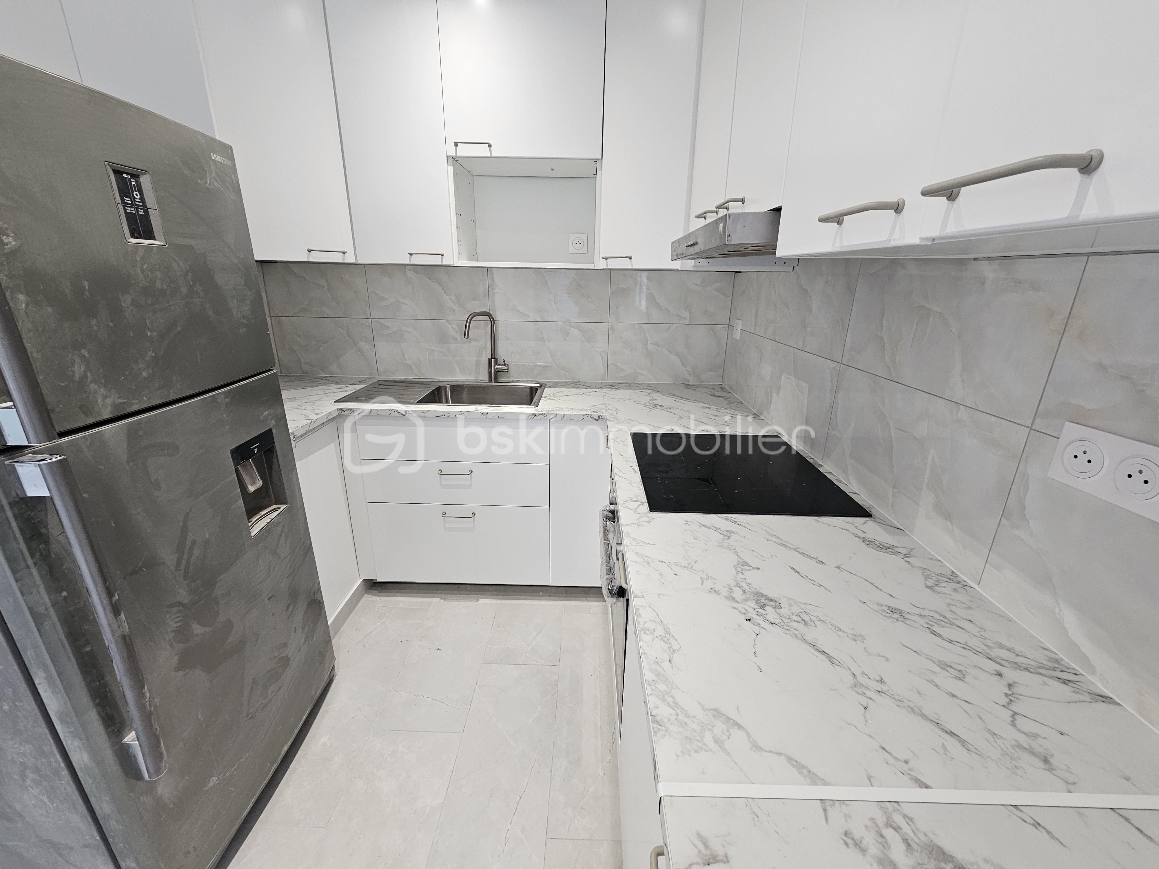 Immeuble commercial de 176 m² - 20250221_115711.jpg