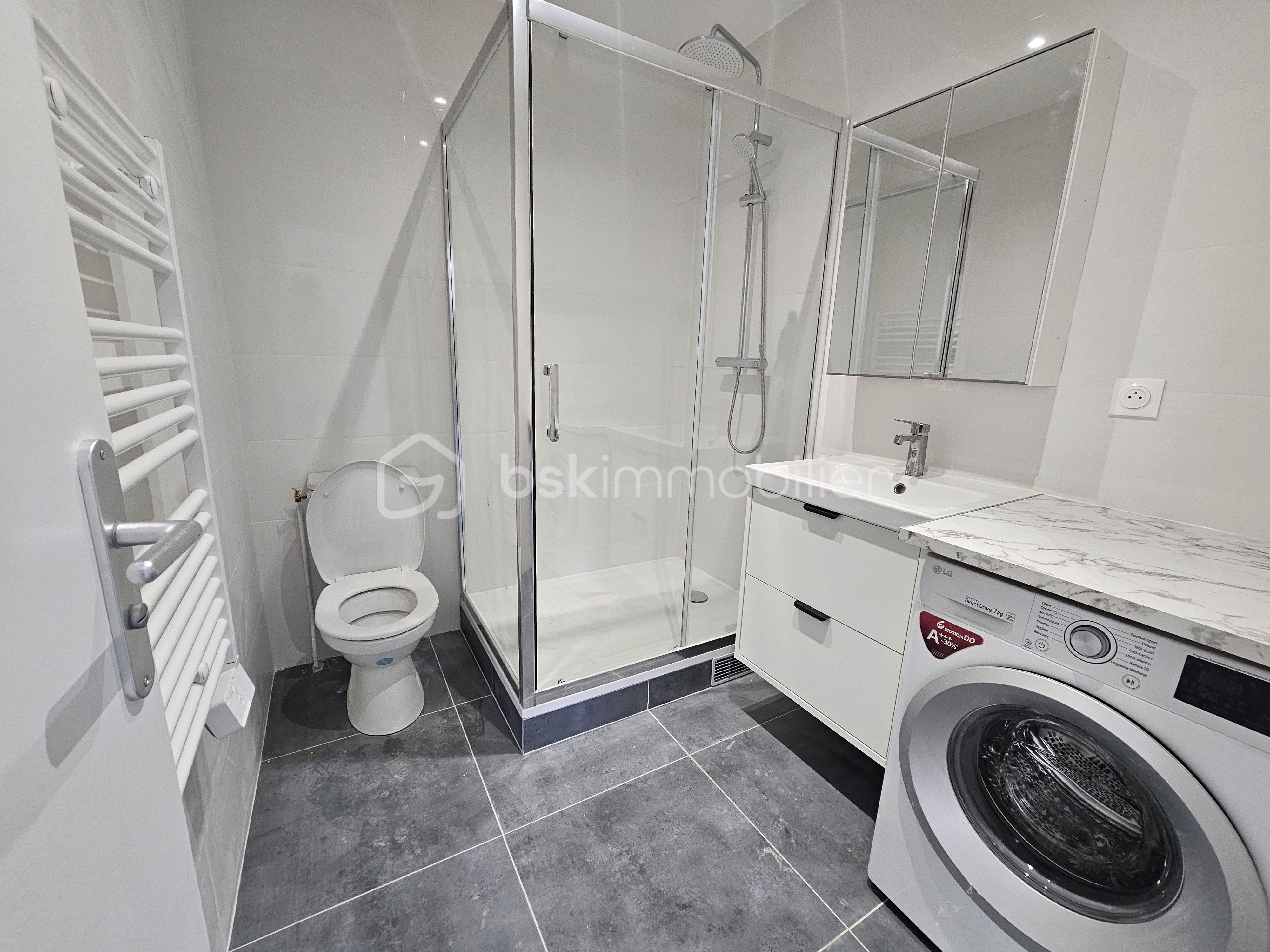 Immeuble commercial de 176 m² - 20250221_114619.jpg