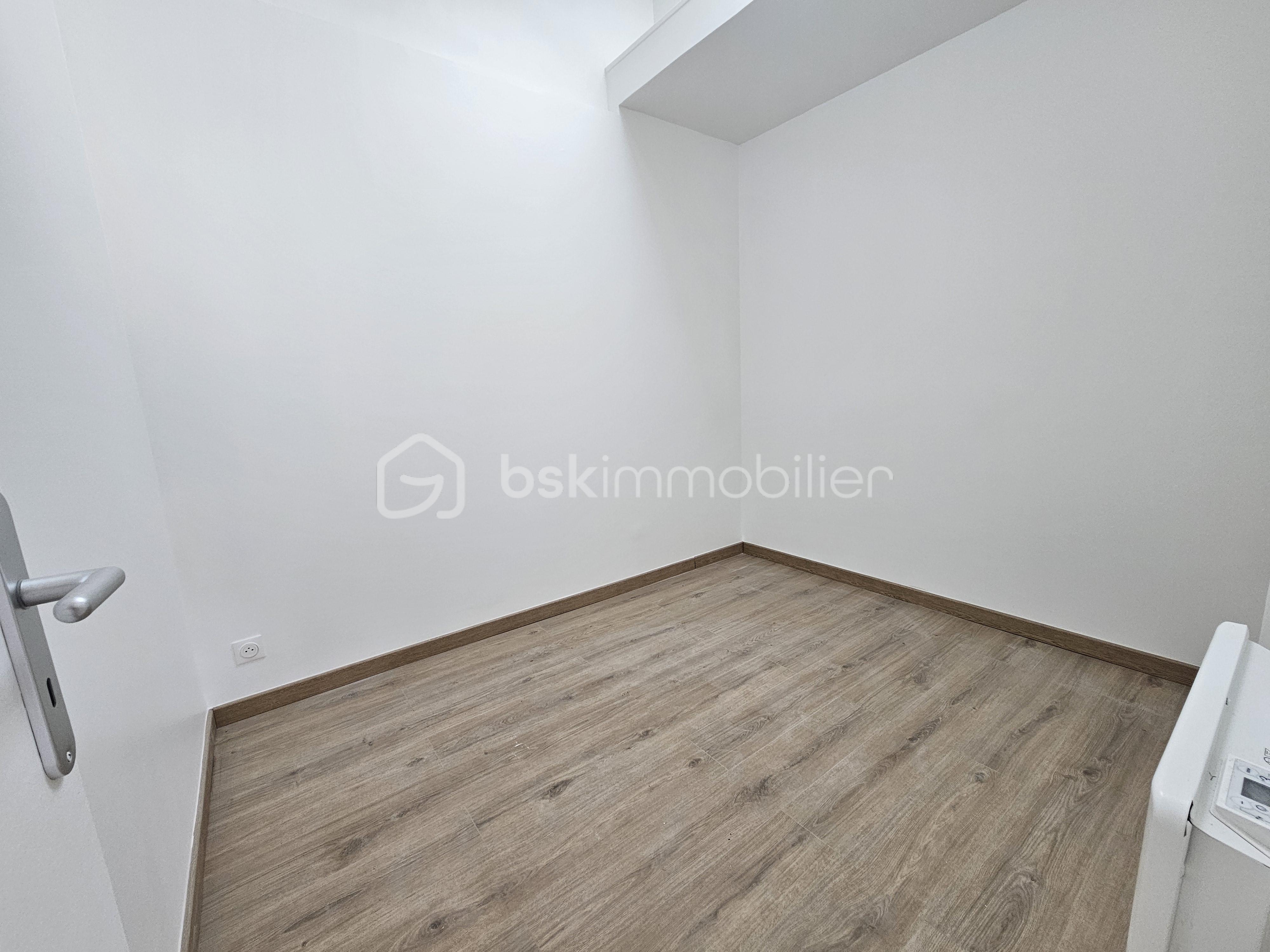 Immeuble commercial de 176 m² - 20250221_114833.jpg