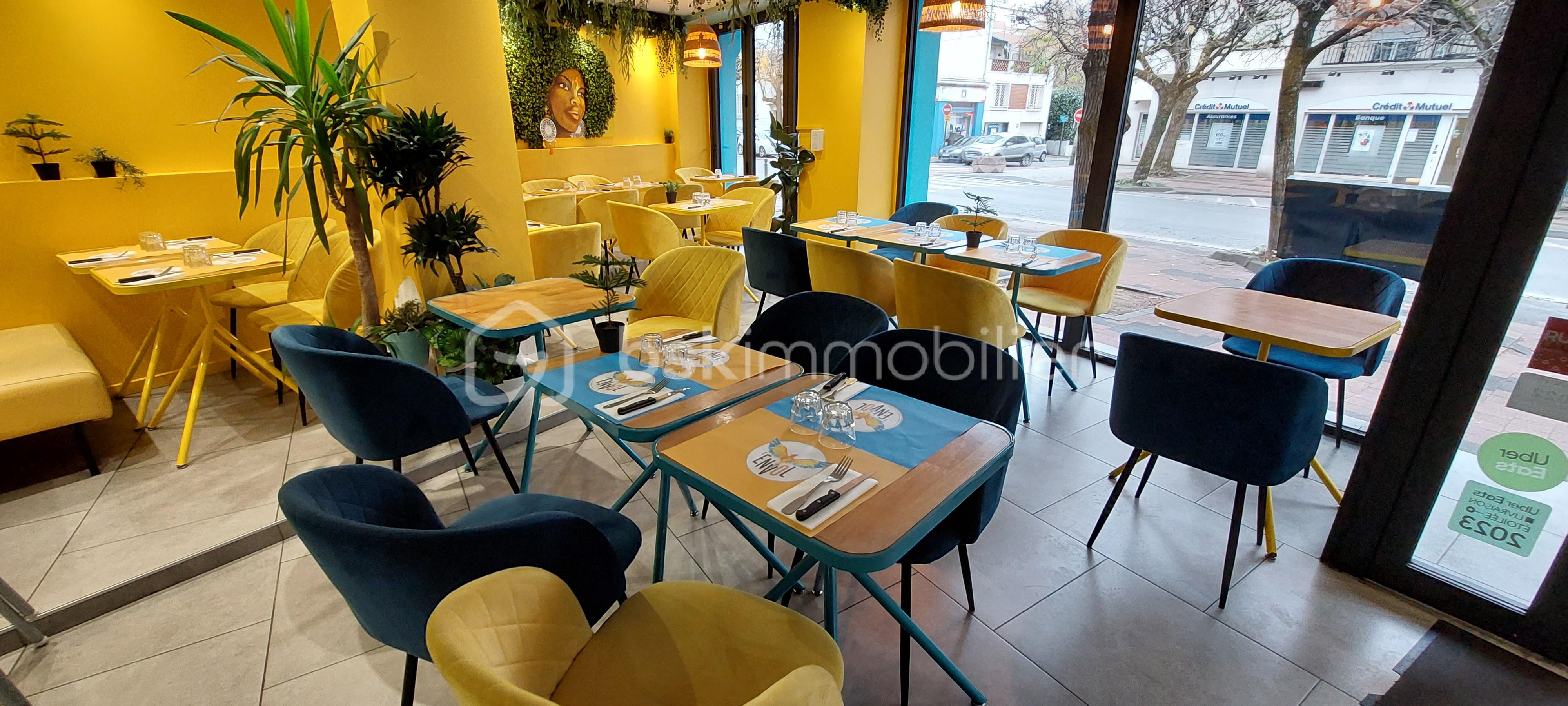 Immeuble commercial de 176 m² - 20231130_152054.jpg