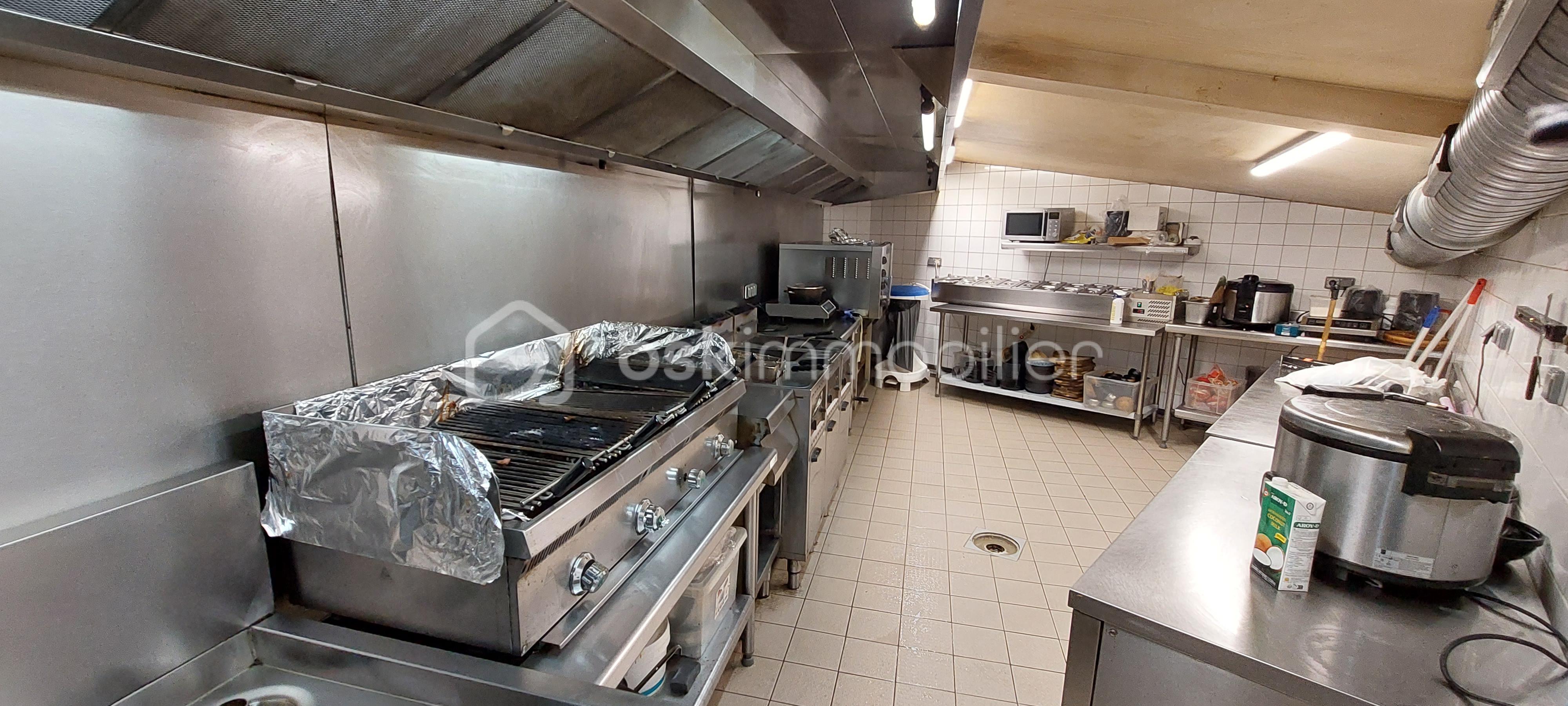 Immeuble commercial de 176 m² - 20231130_151444.jpg